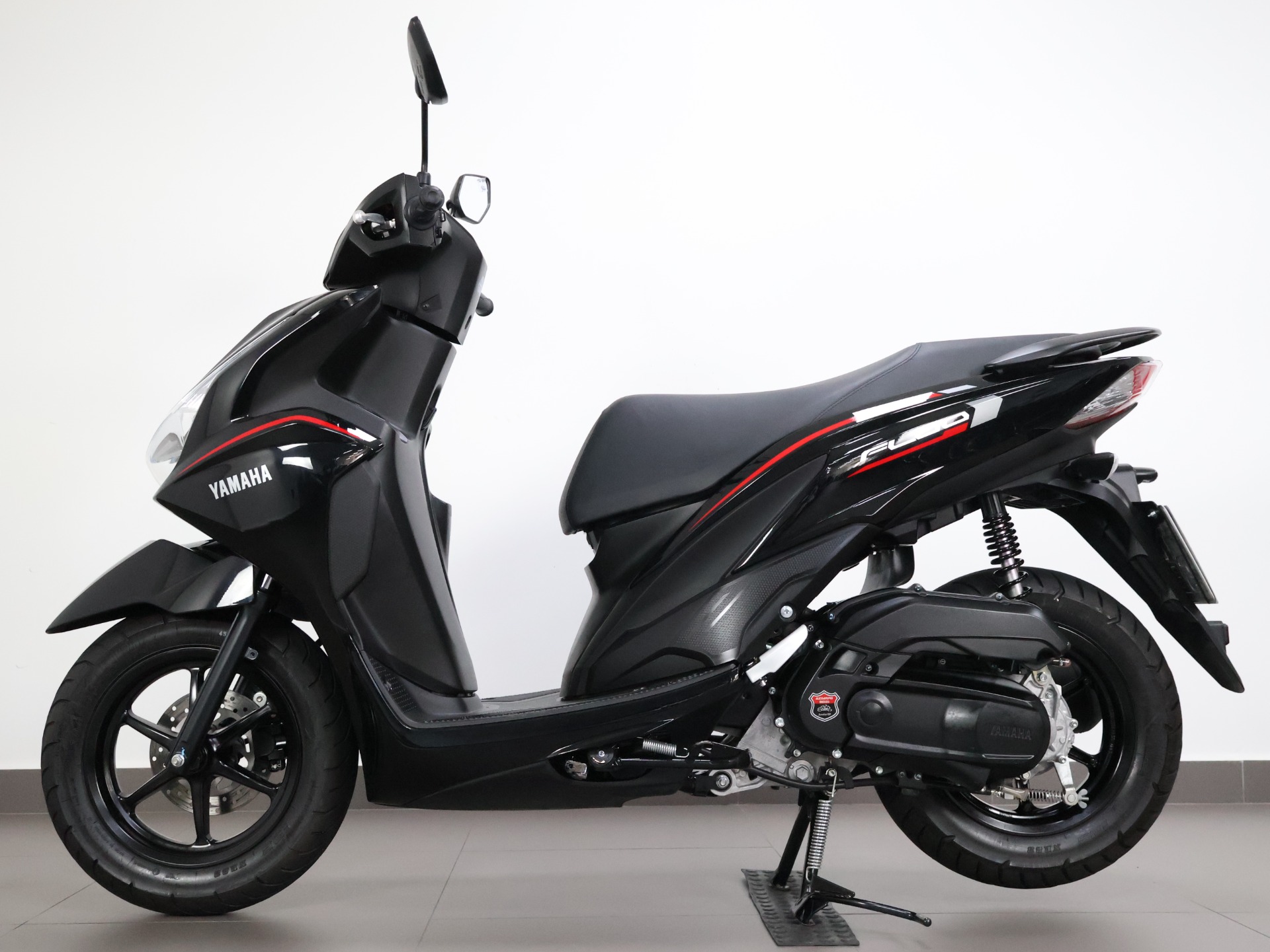 YAMAHA FLUO 125 HYBRID CONNECTED ABS