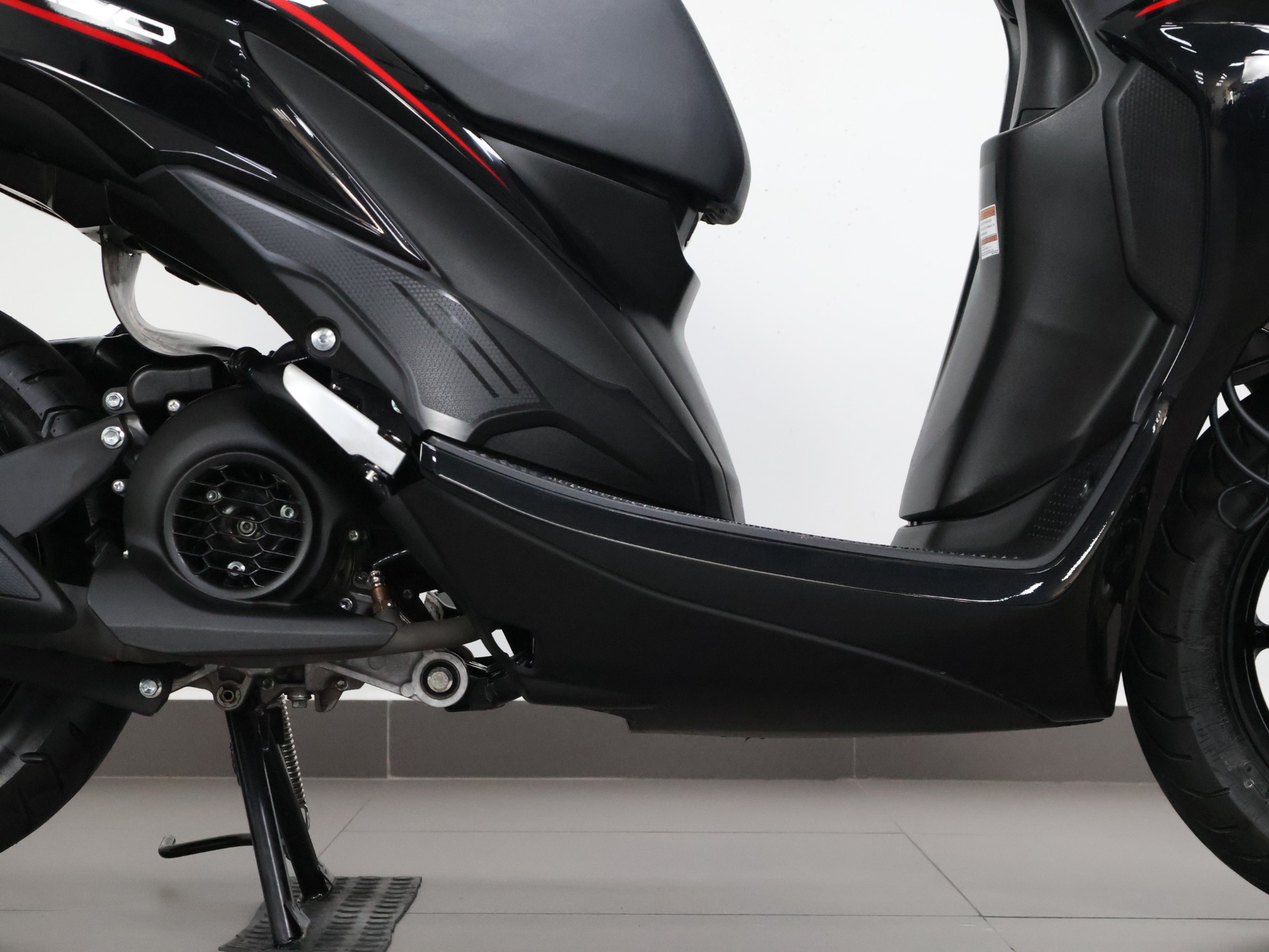 YAMAHA FLUO 125 HYBRID CONNECTED ABS