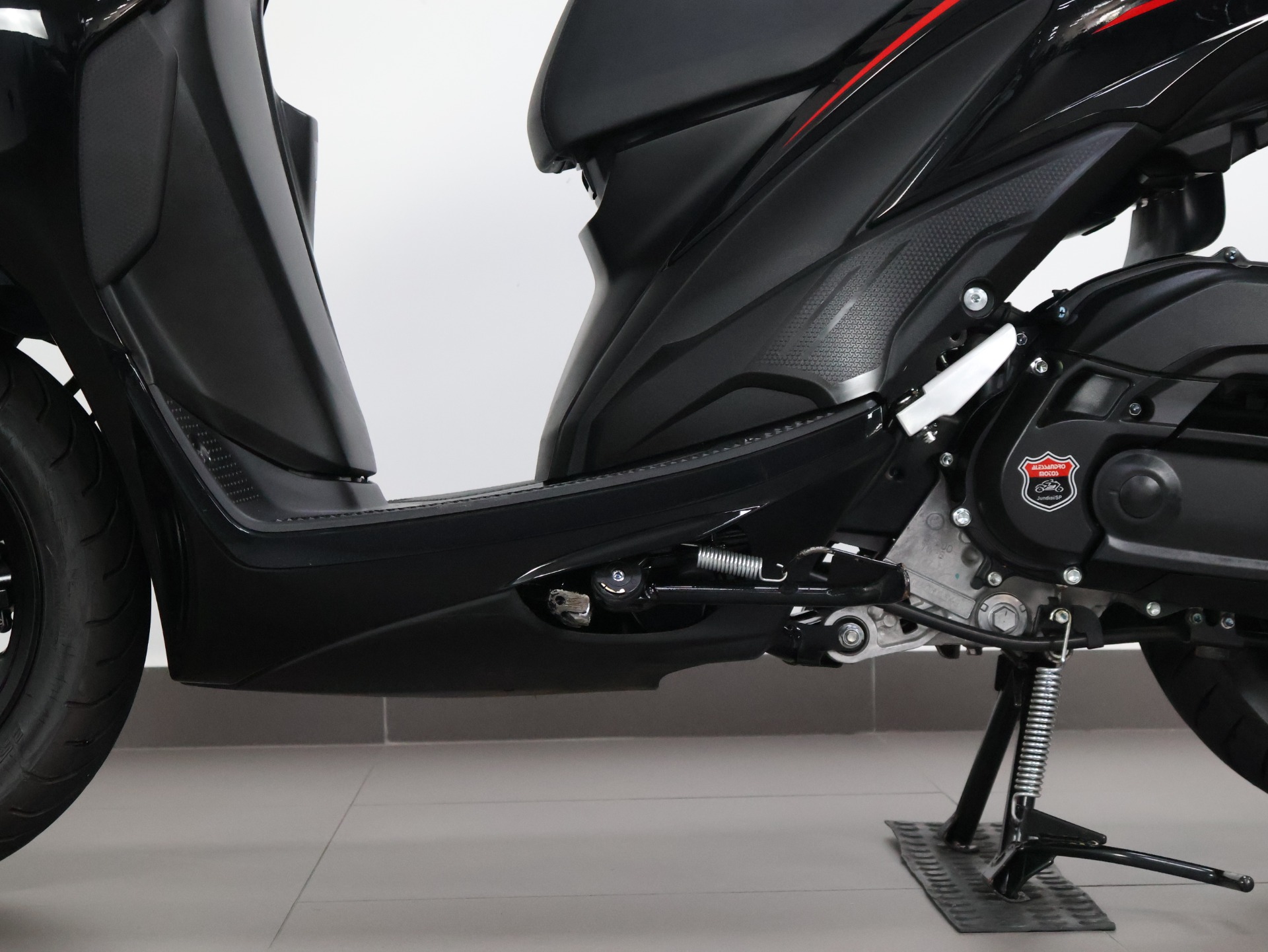 YAMAHA FLUO 125 HYBRID CONNECTED ABS
