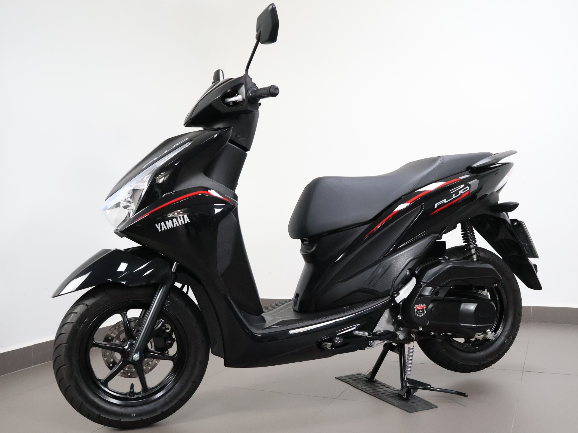 YAMAHA FLUO 125 HYBRID CONNECTED ABS