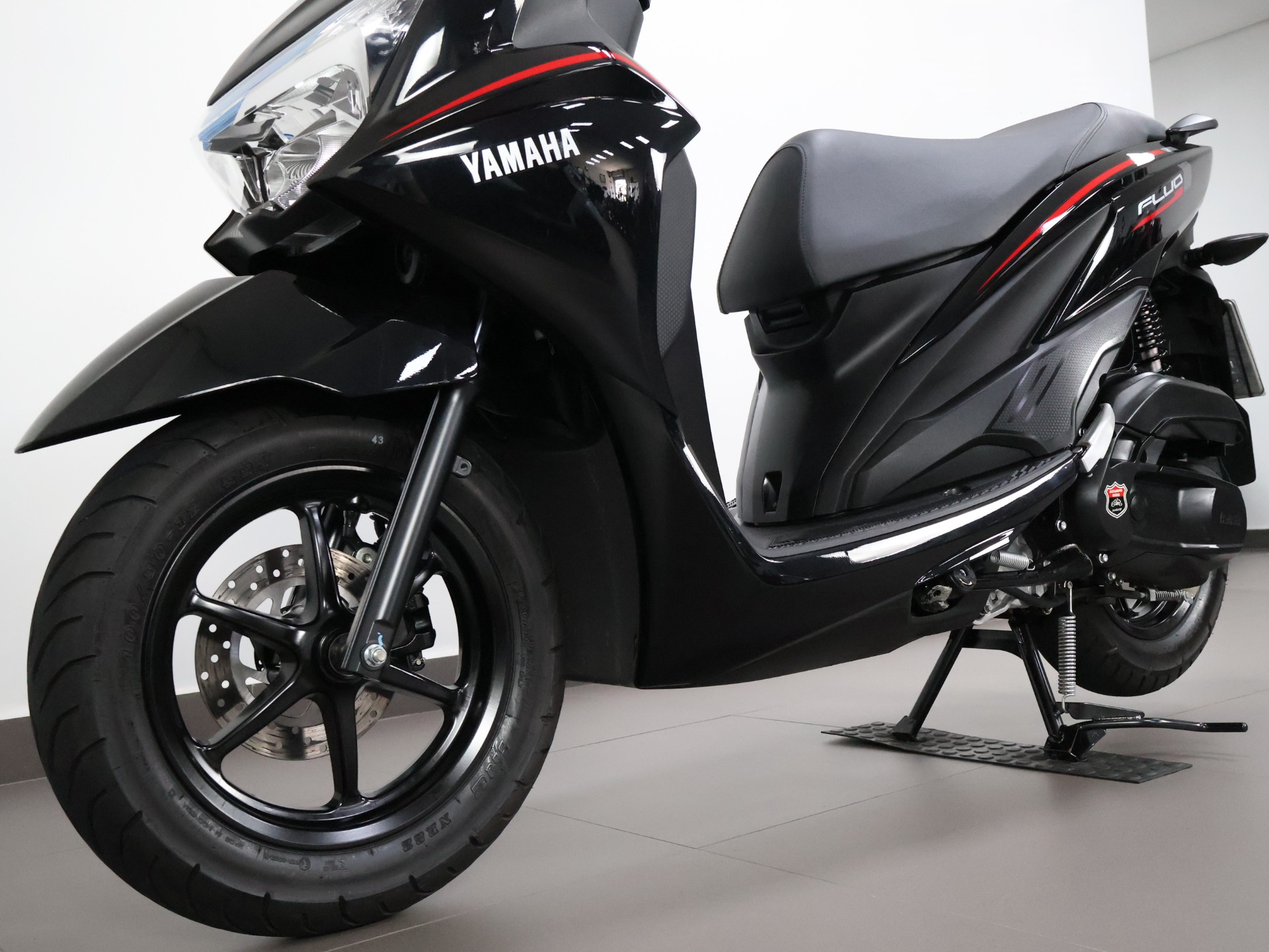 YAMAHA FLUO 125 HYBRID CONNECTED ABS