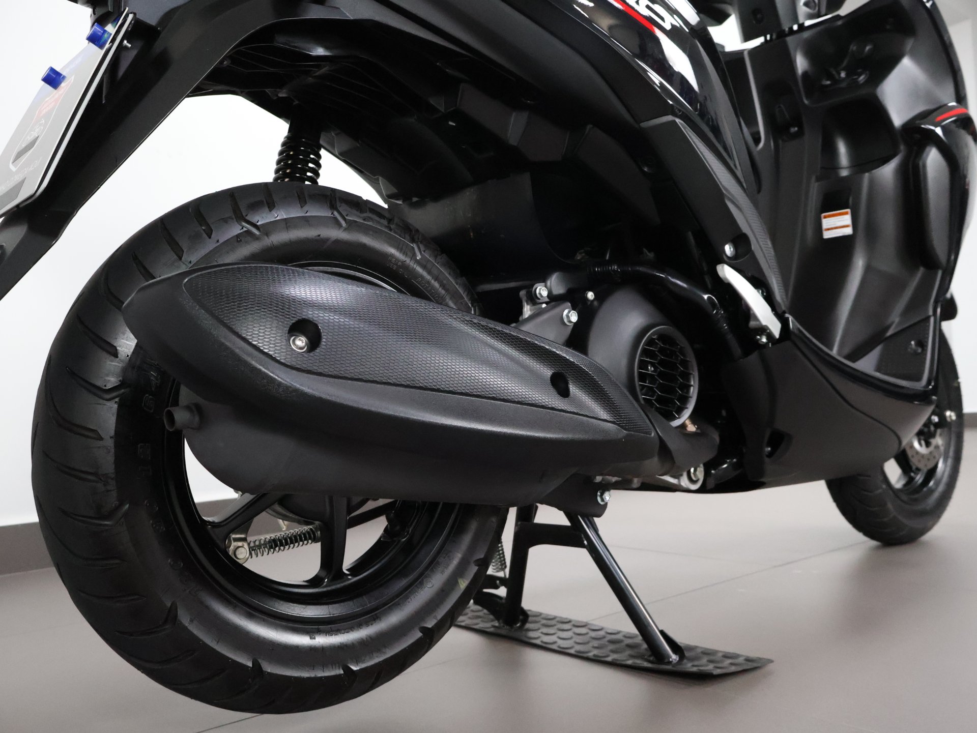 YAMAHA FLUO 125 HYBRID CONNECTED ABS