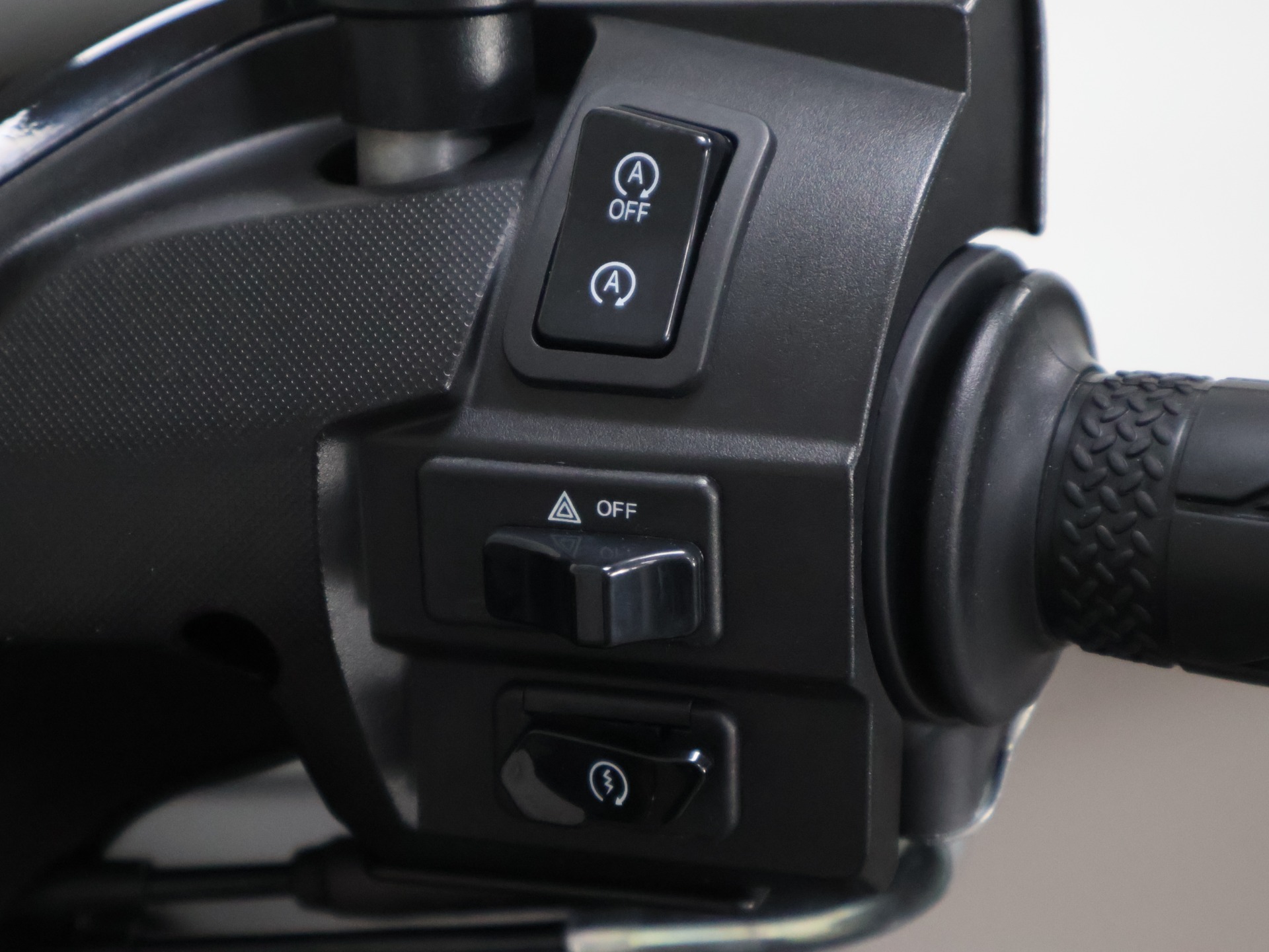 YAMAHA FLUO 125 HYBRID CONNECTED ABS