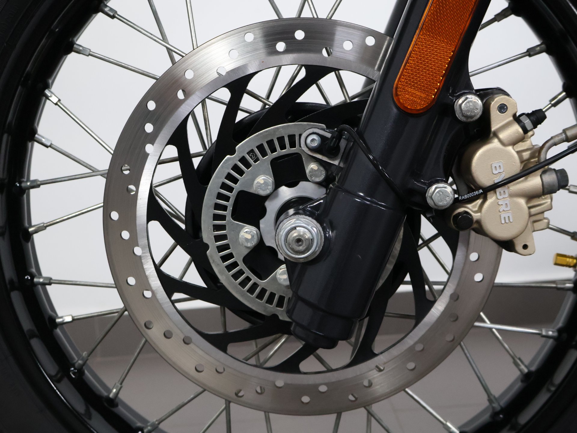 ROYAL ENFIELD SCRAM 411