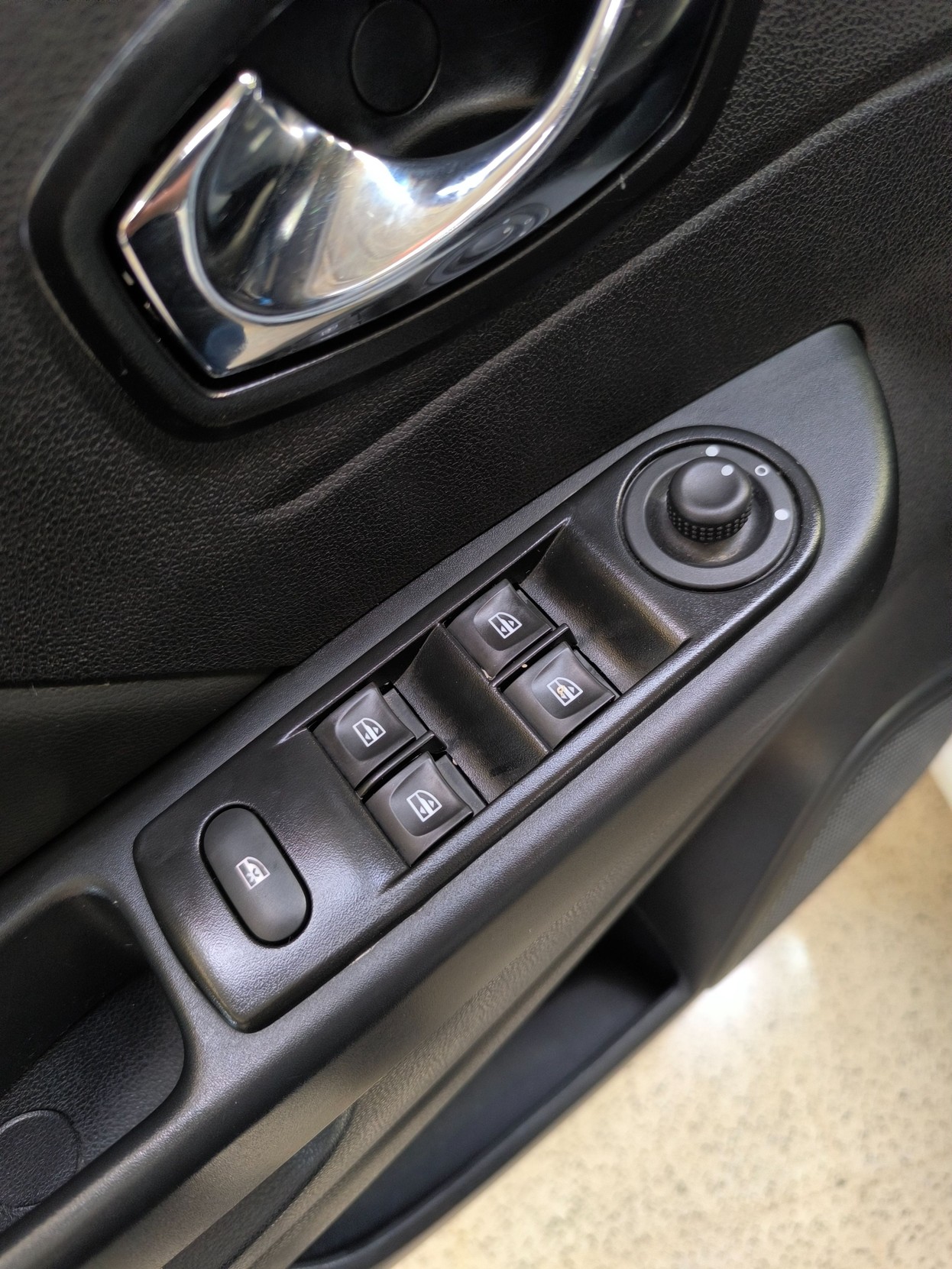 Car Image 10