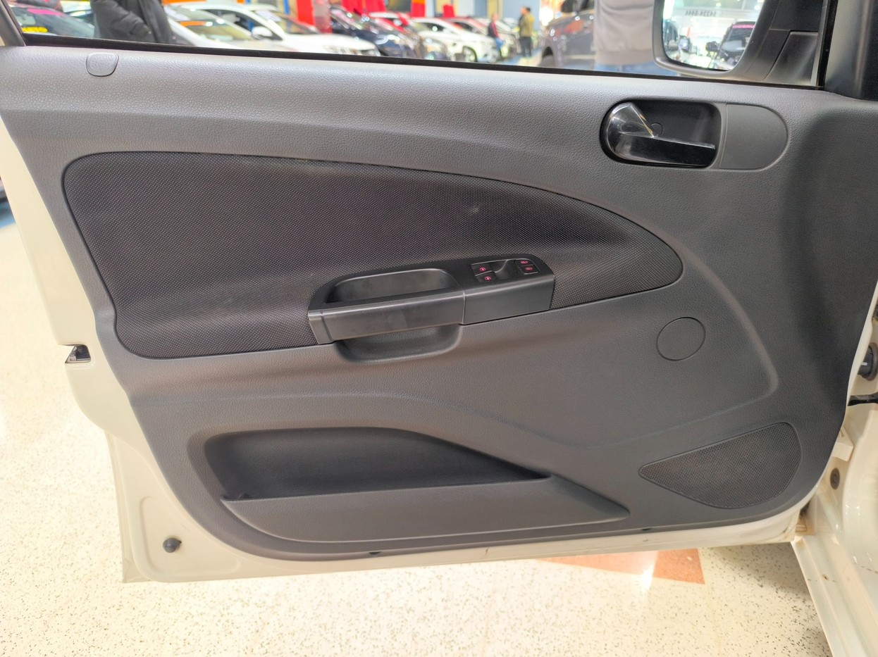 VOYAGE 1.0 12V MPI TOTALFLEX