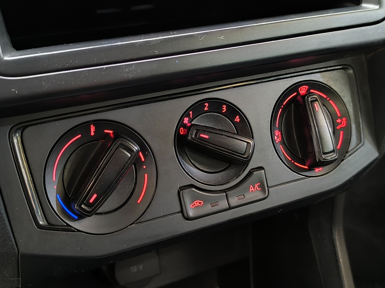 VOYAGE 1.0 12V MPI TOTALFLEX