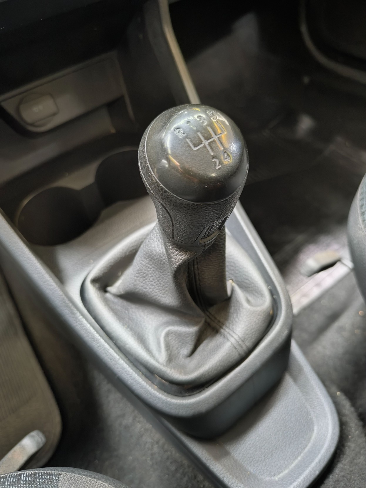 VOYAGE 1.0 12V MPI TOTALFLEX