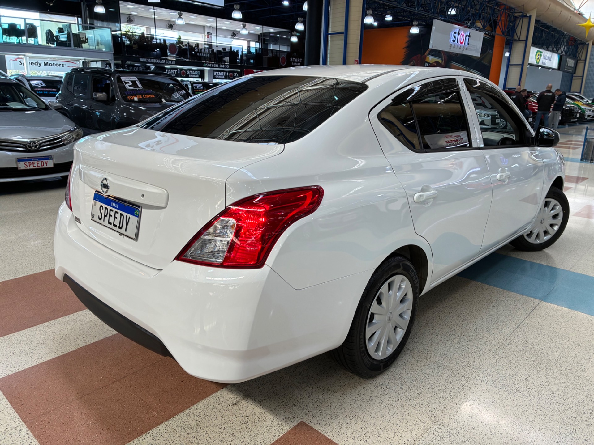 NISSAN VERSA