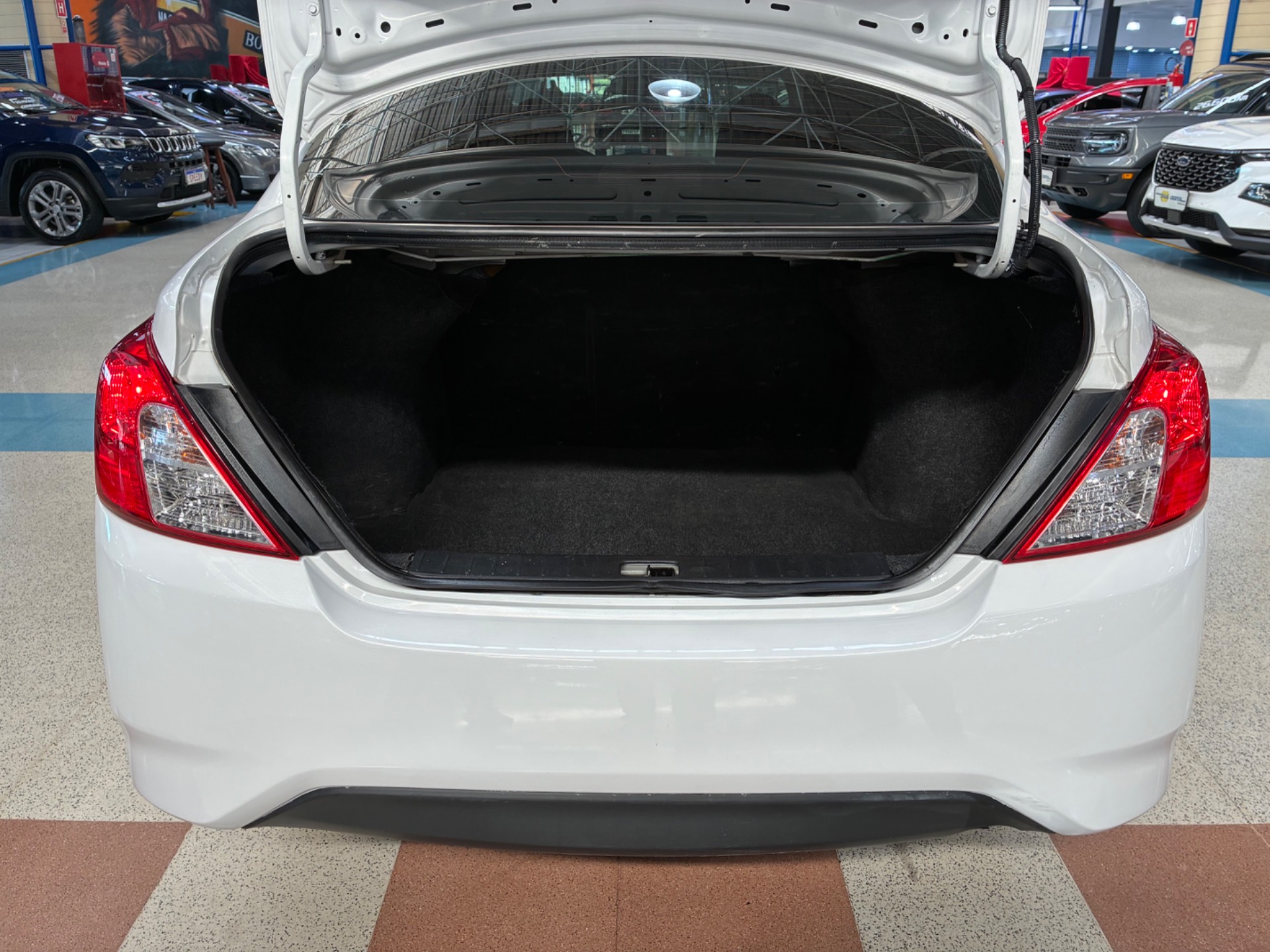 NISSAN VERSA