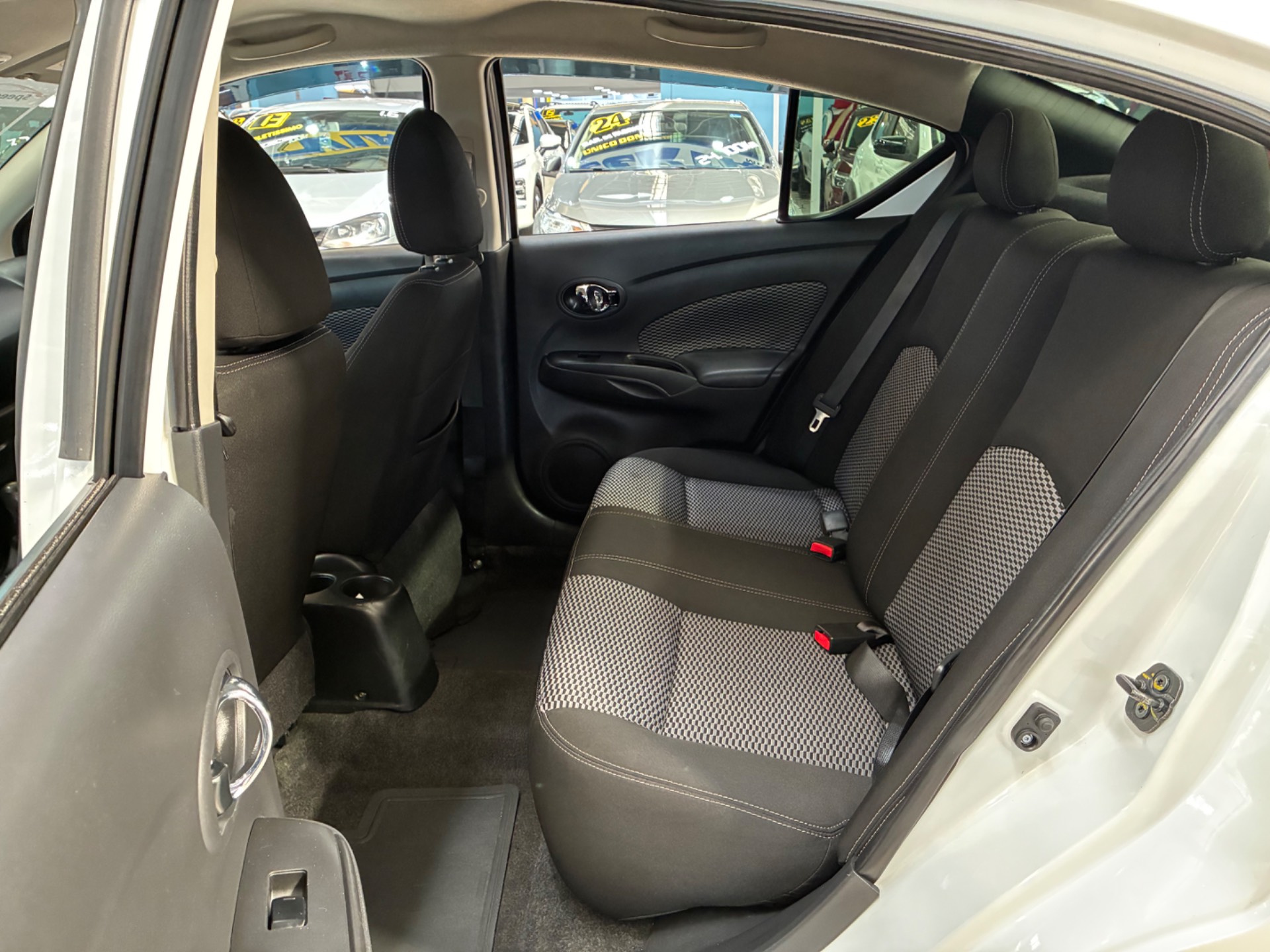 NISSAN VERSA