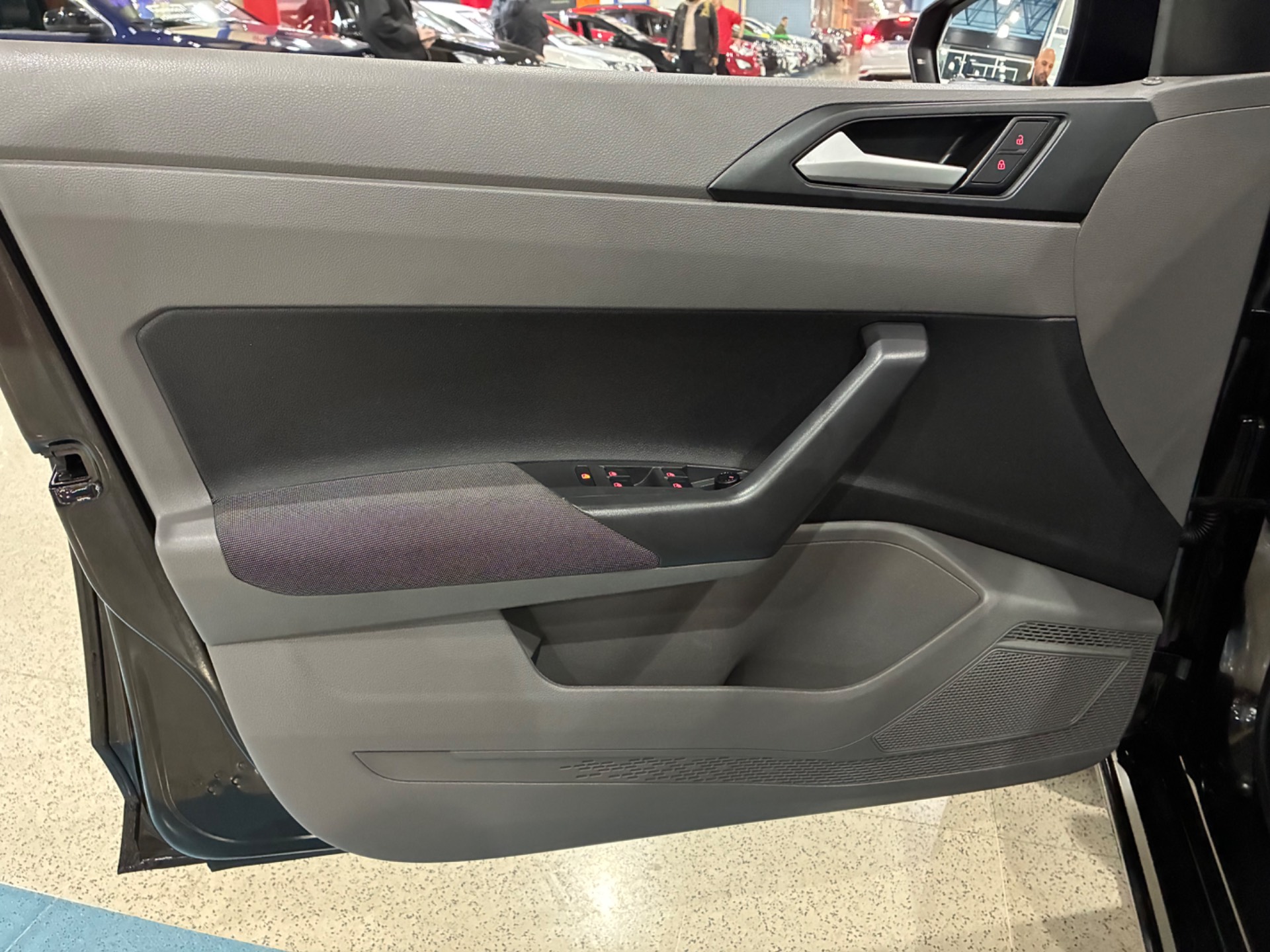 VOLKSWAGEN VIRTUS