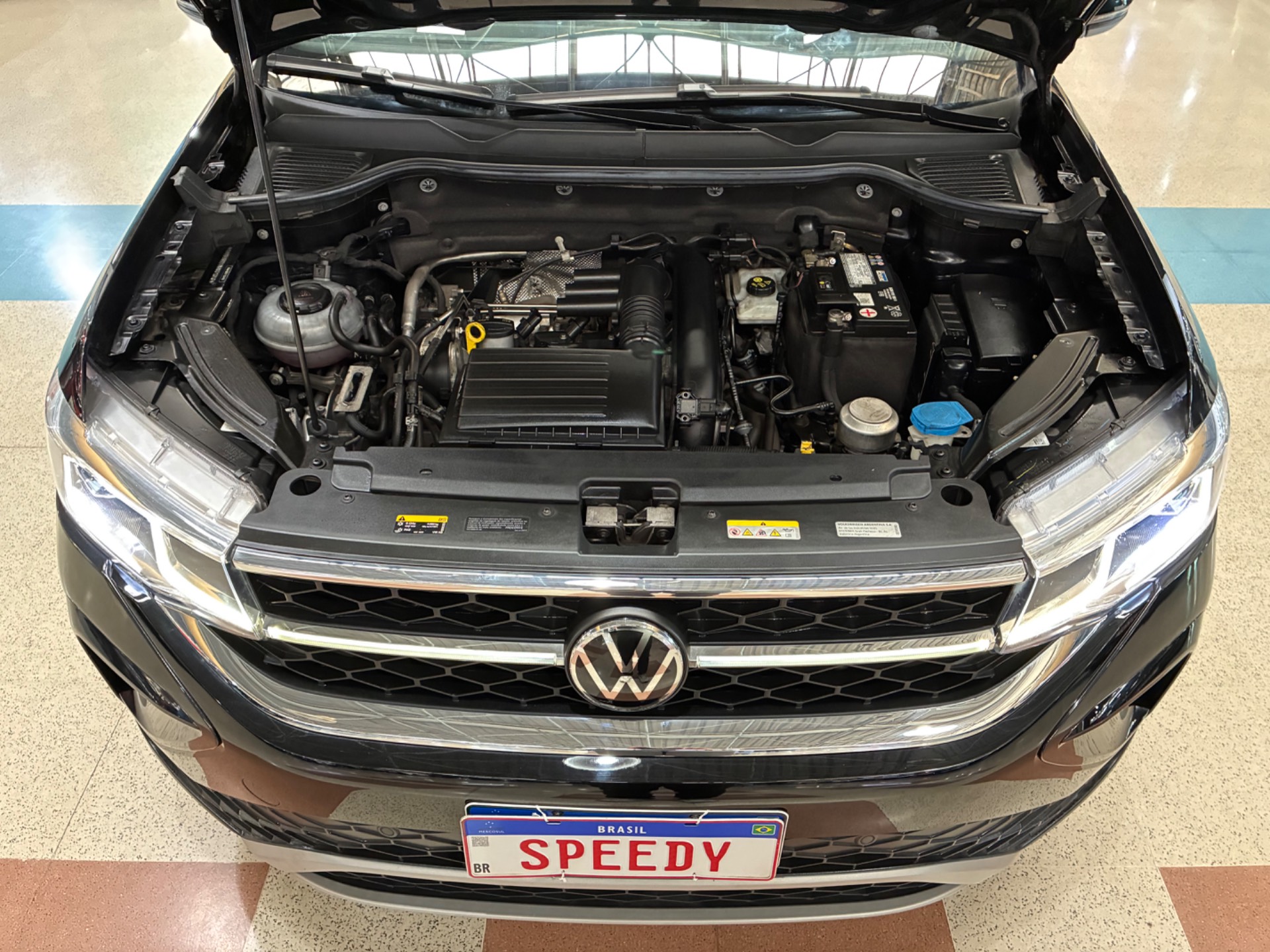 VOLKSWAGEN TAOS