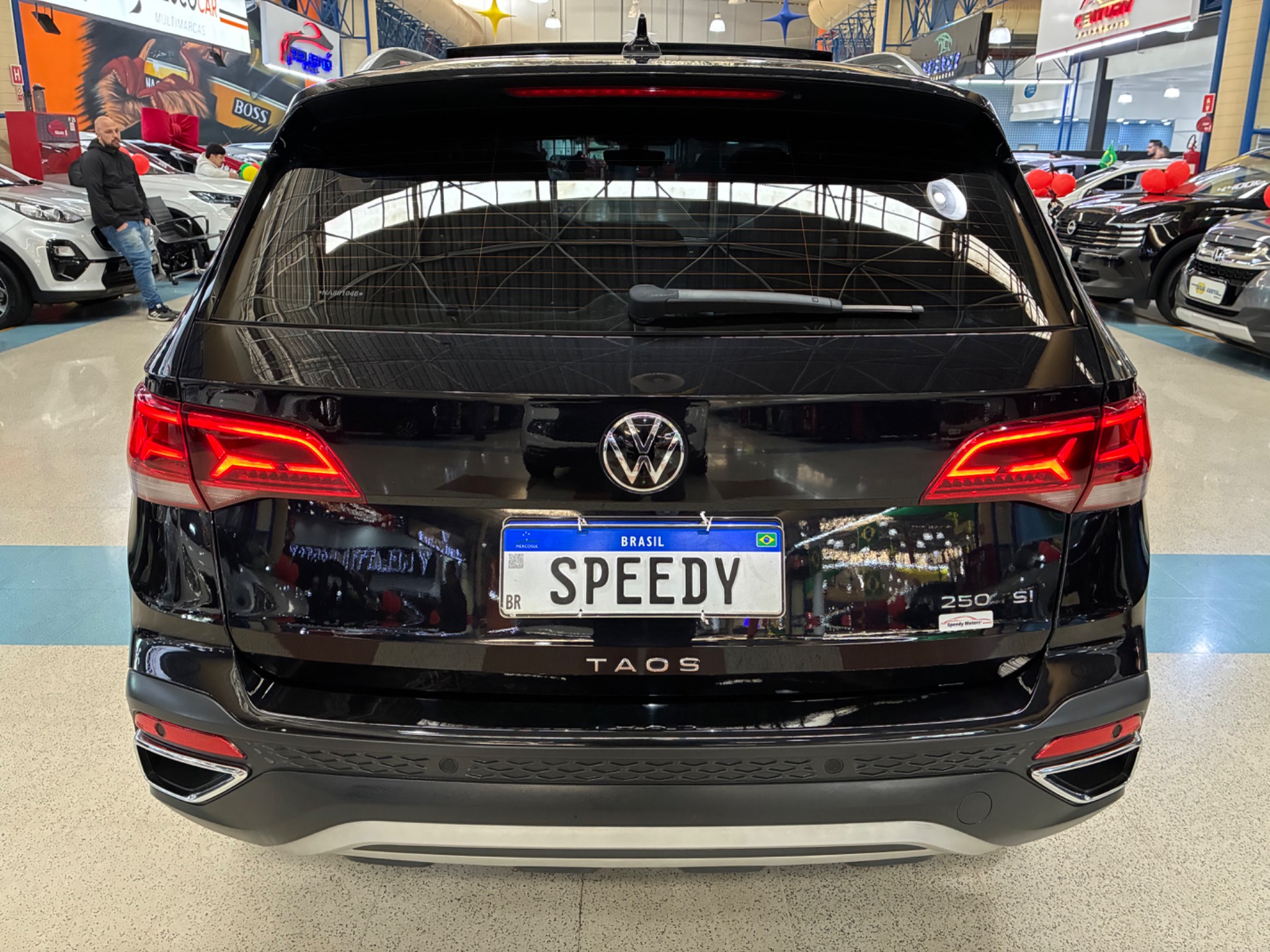 VOLKSWAGEN TAOS