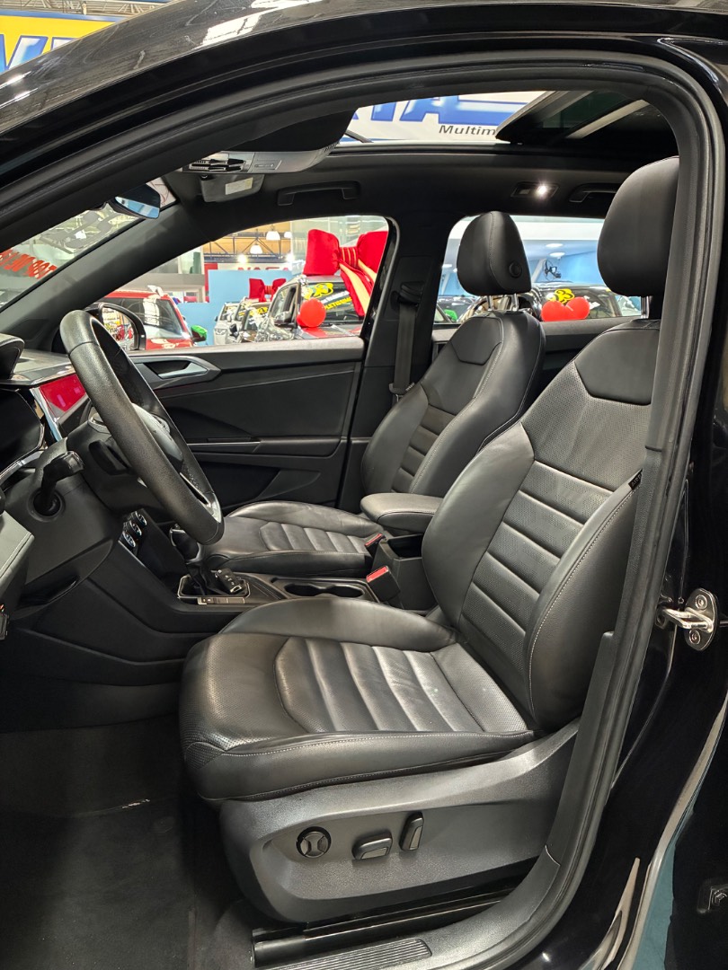 VOLKSWAGEN TAOS