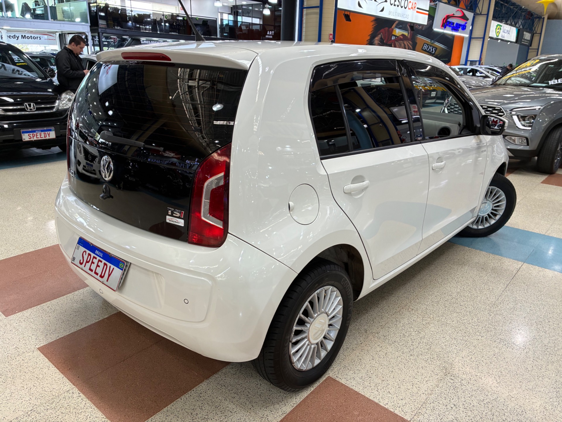 VOLKSWAGEN UP