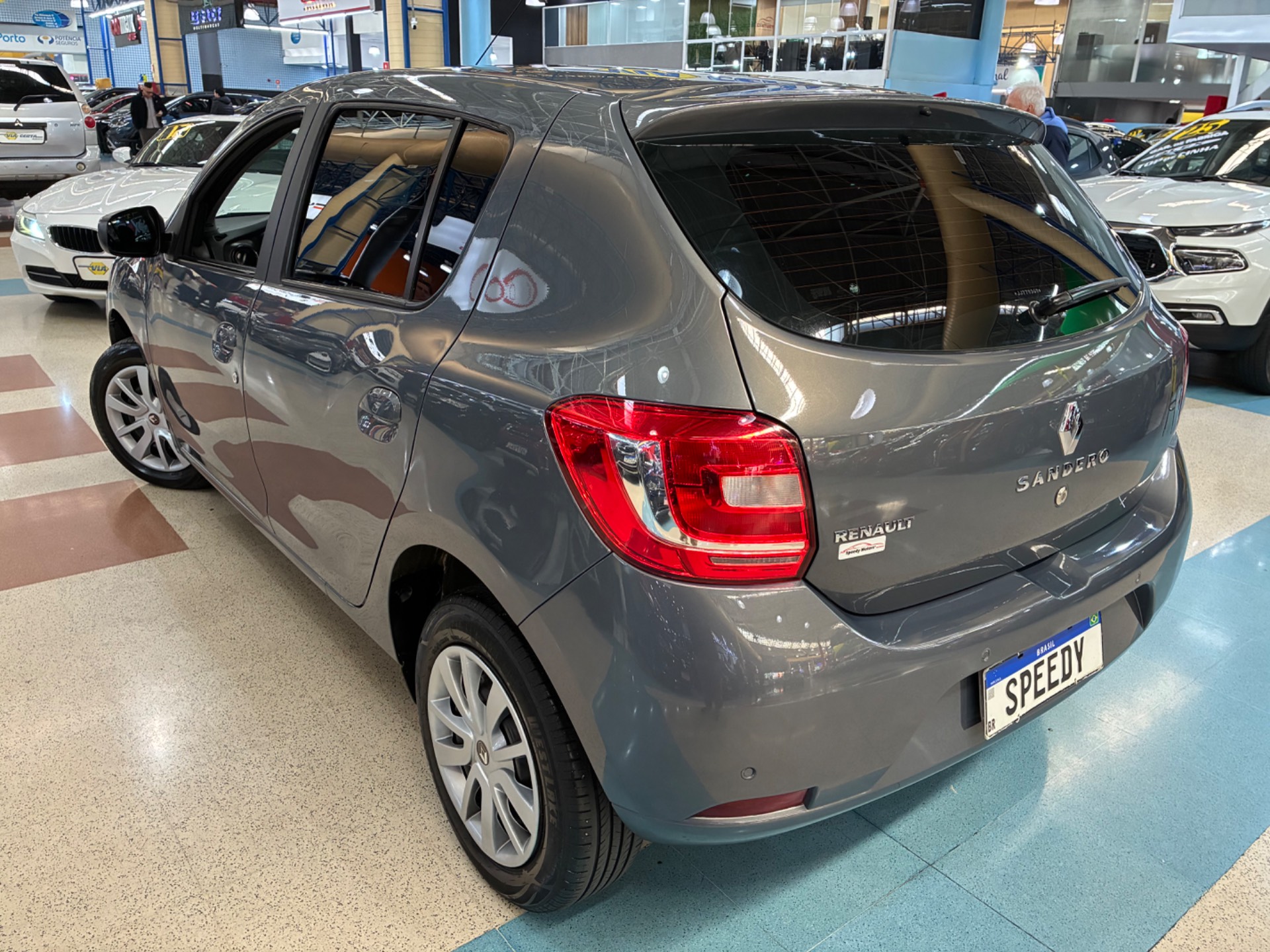 RENAULT SANDERO