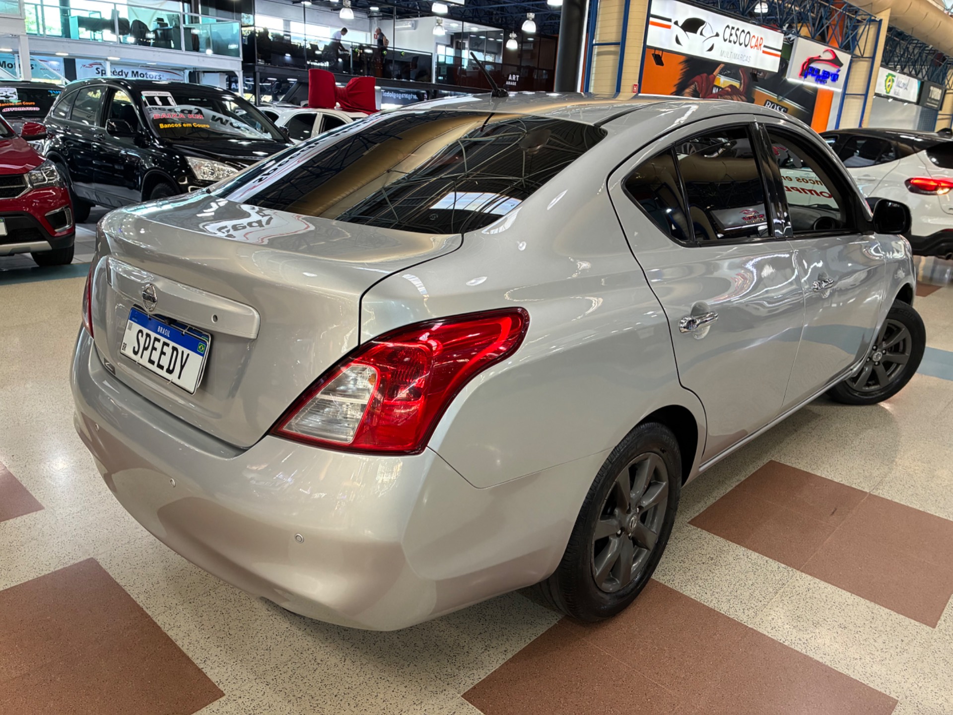NISSAN VERSA