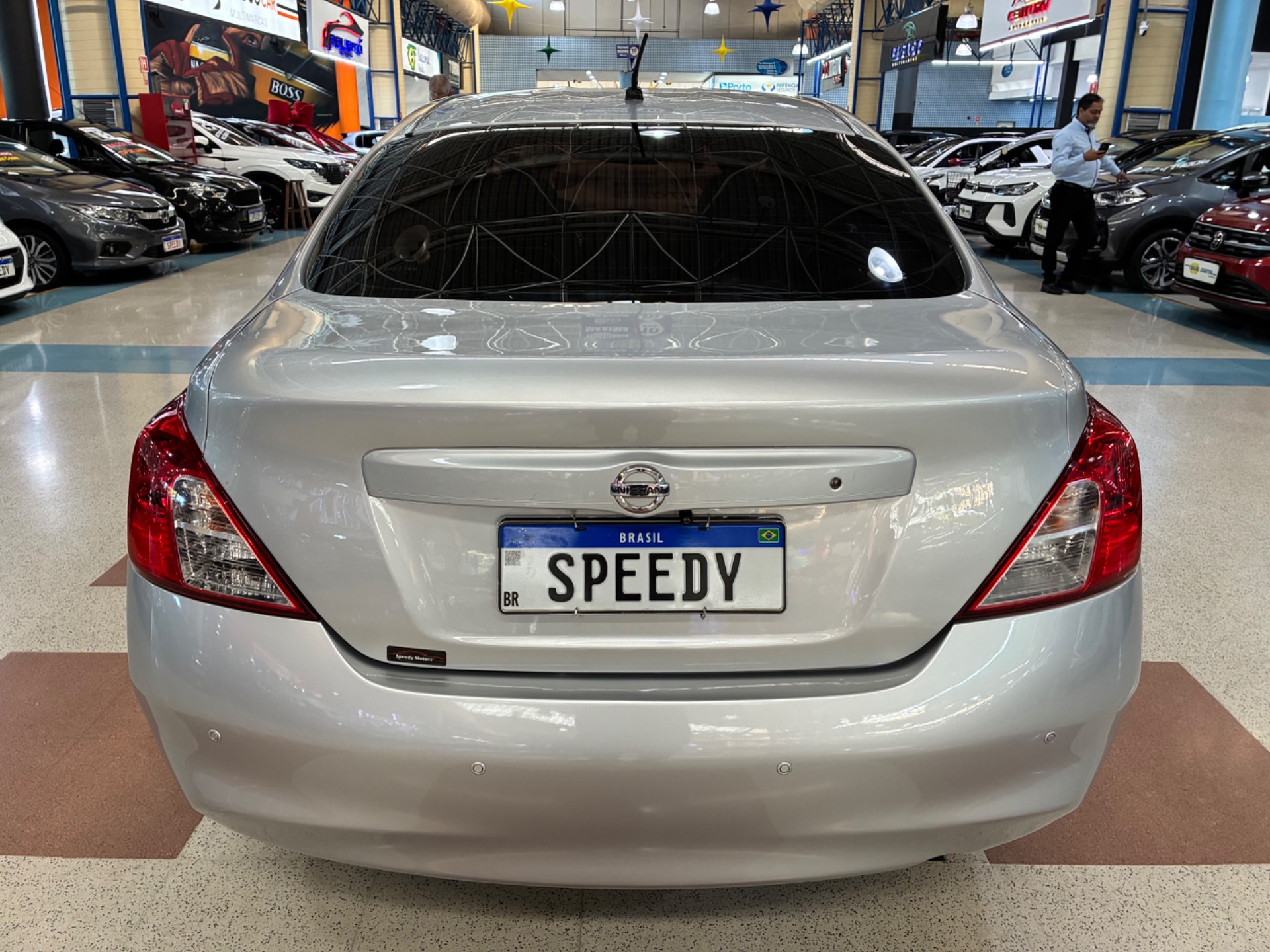 NISSAN VERSA