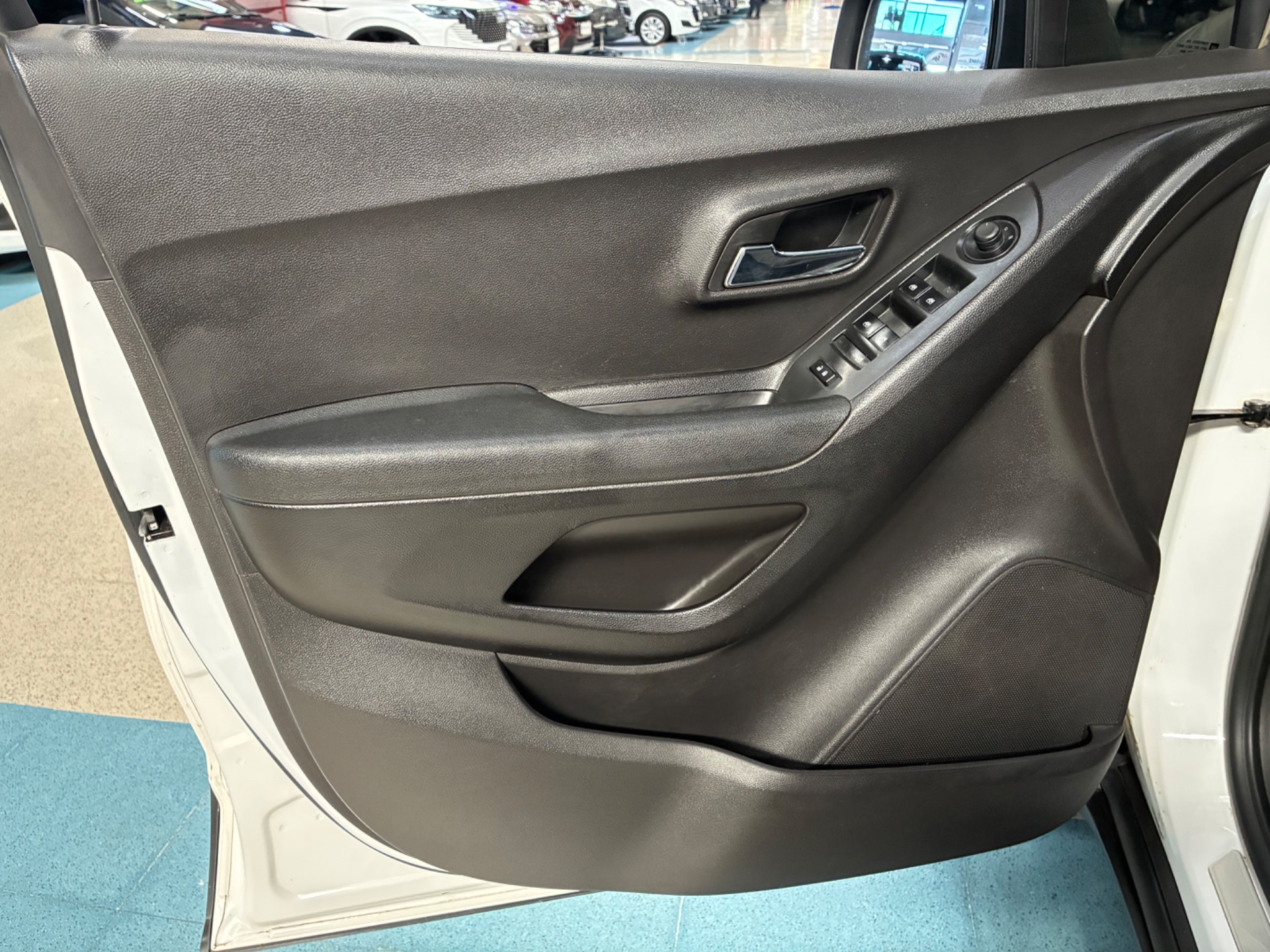 CHEVROLET TRACKER