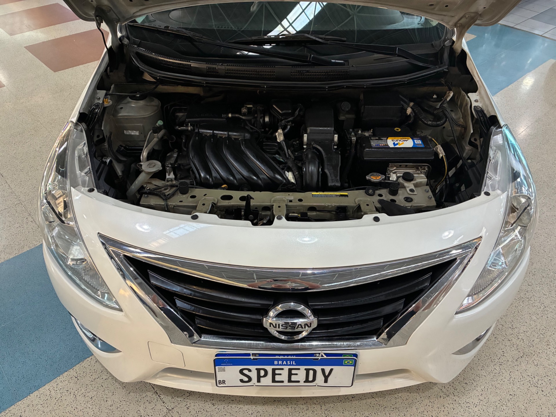 NISSAN VERSA