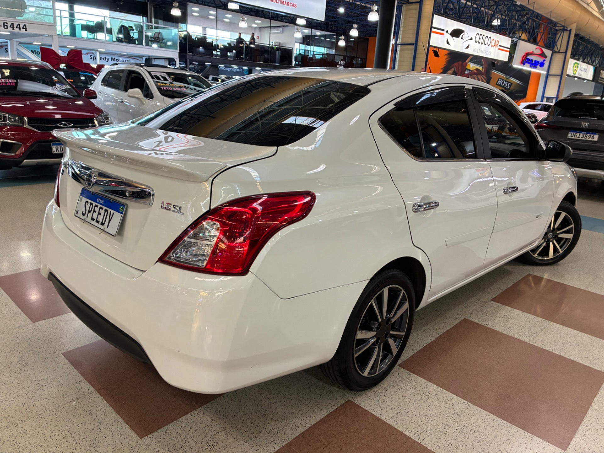 NISSAN VERSA
