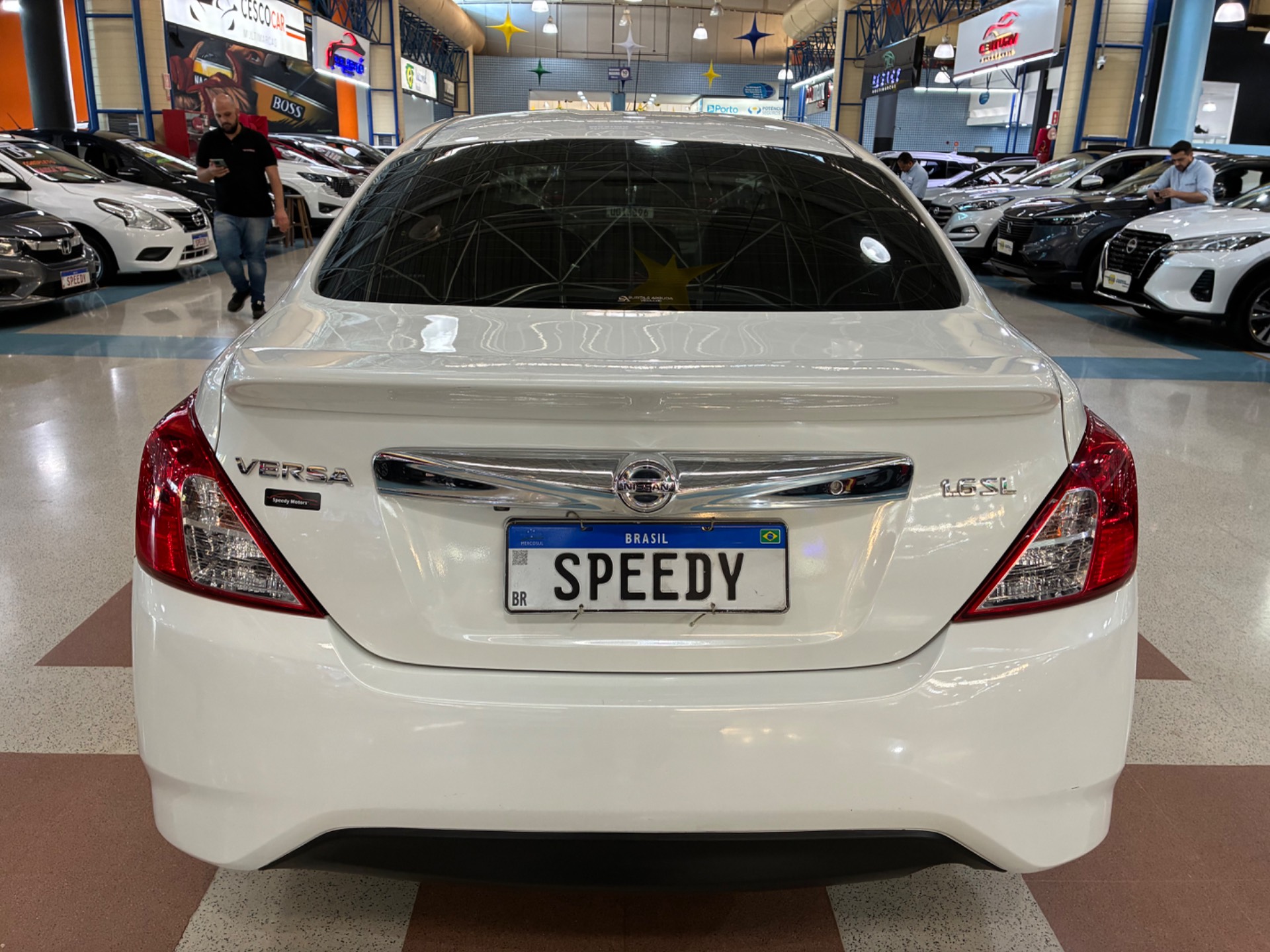 NISSAN VERSA