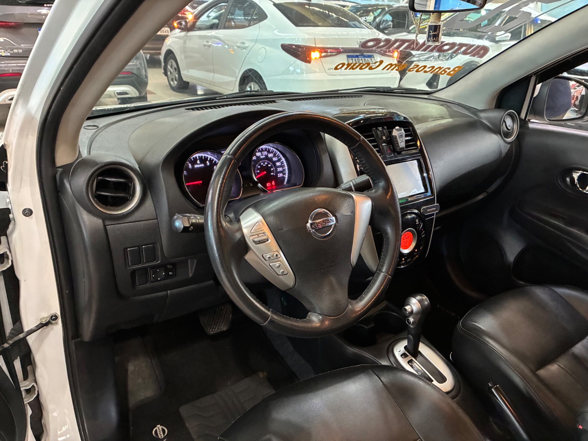 NISSAN VERSA
