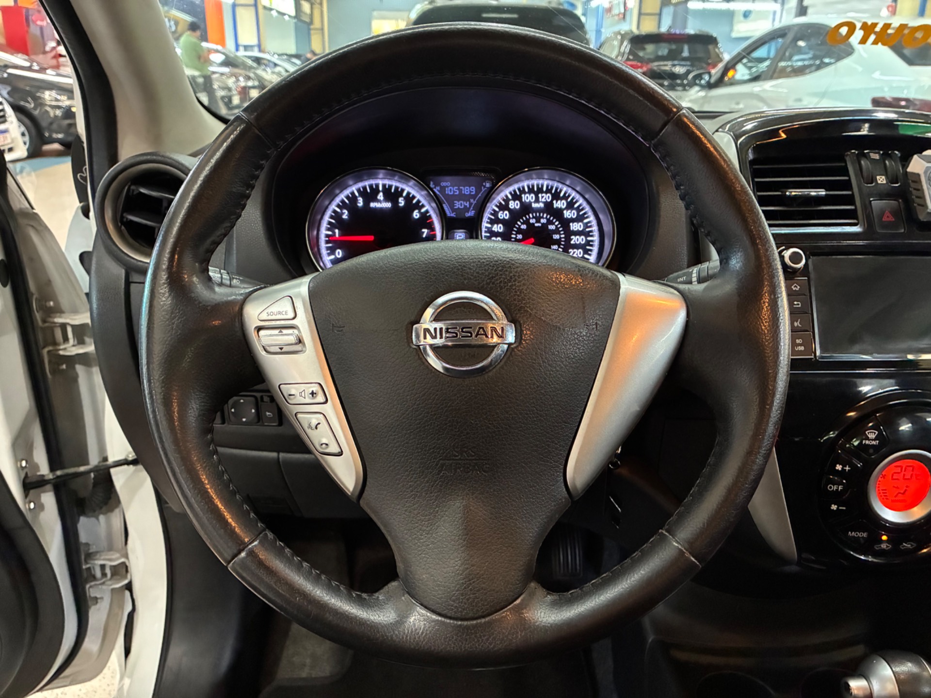 NISSAN VERSA