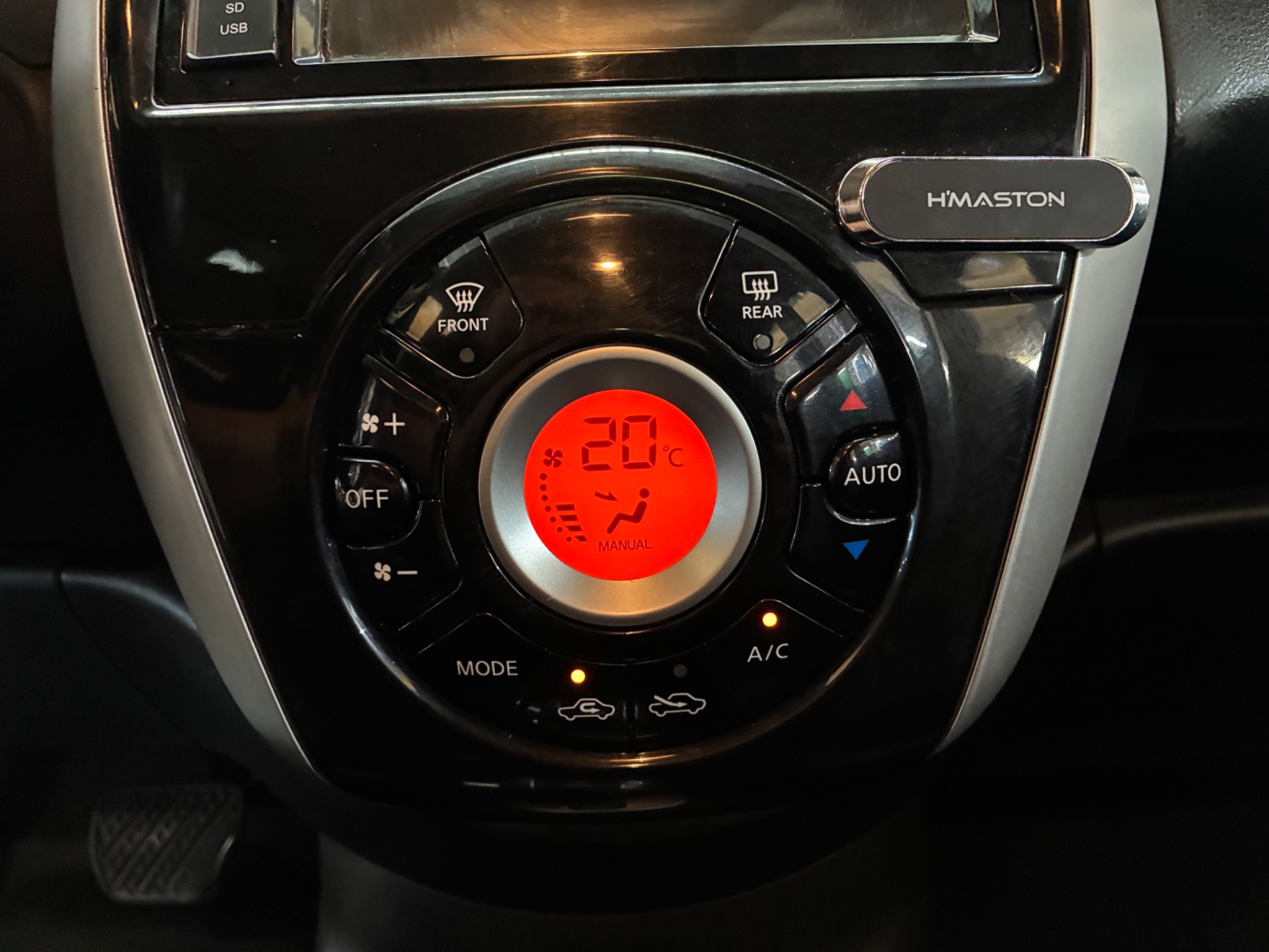 NISSAN VERSA