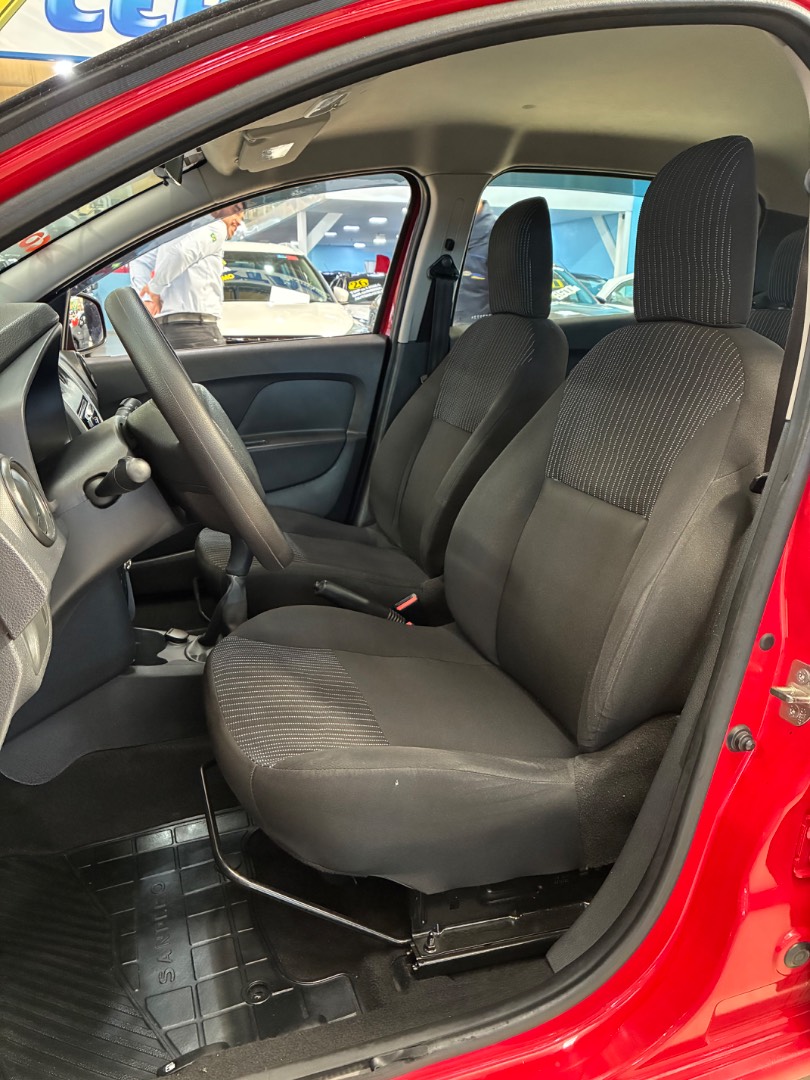 RENAULT SANDERO