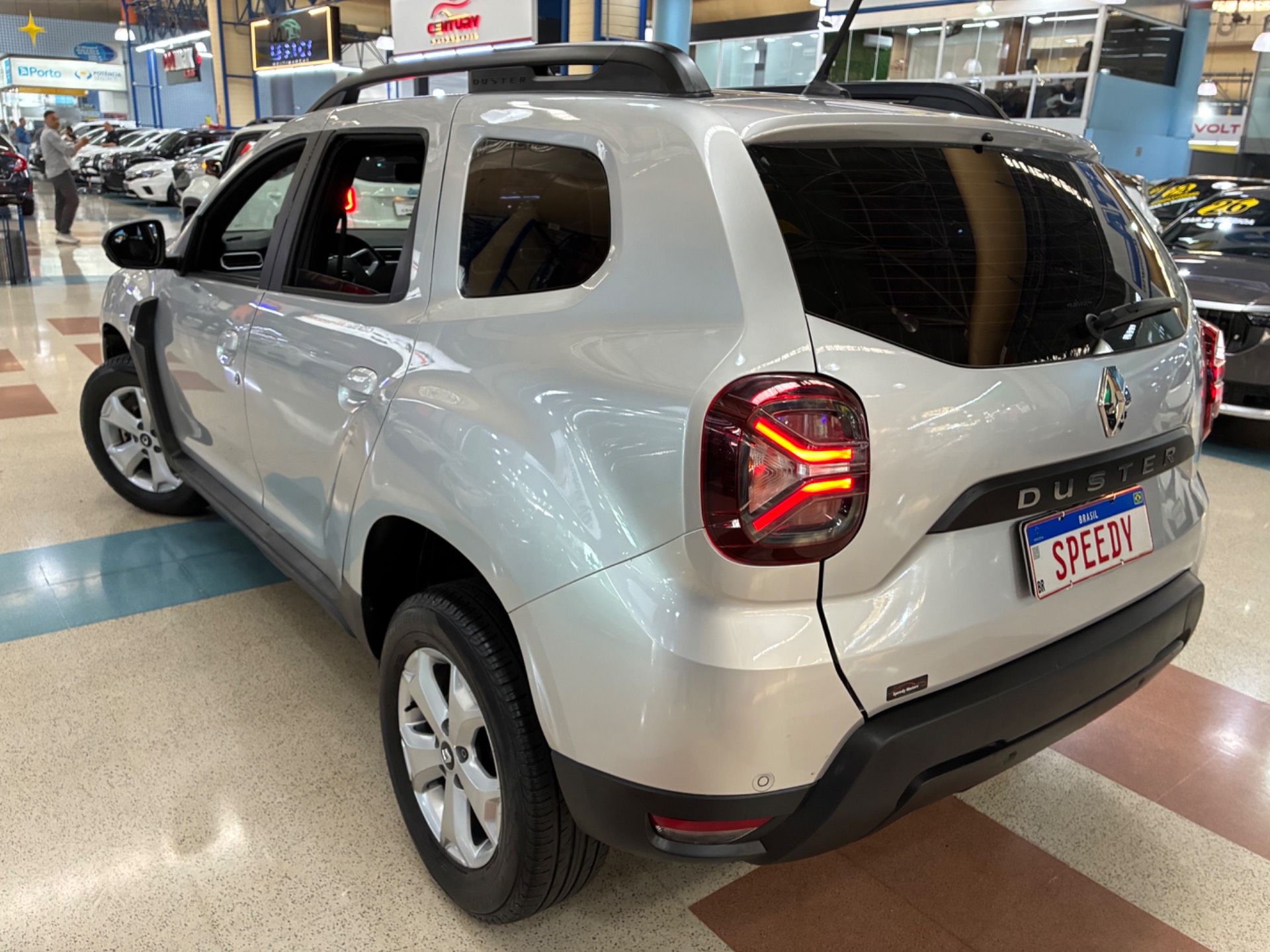 RENAULT DUSTER