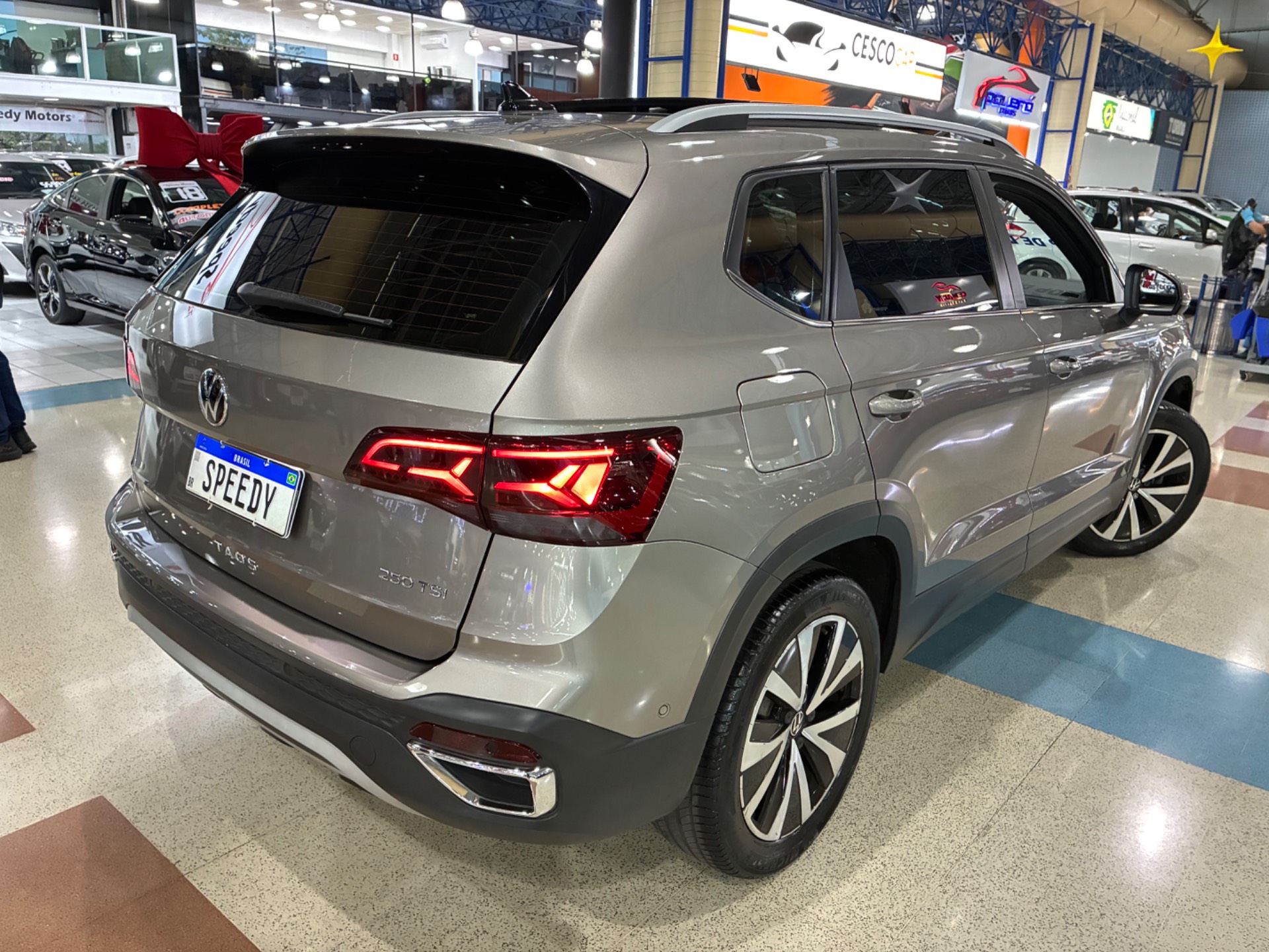 VOLKSWAGEN TAOS
