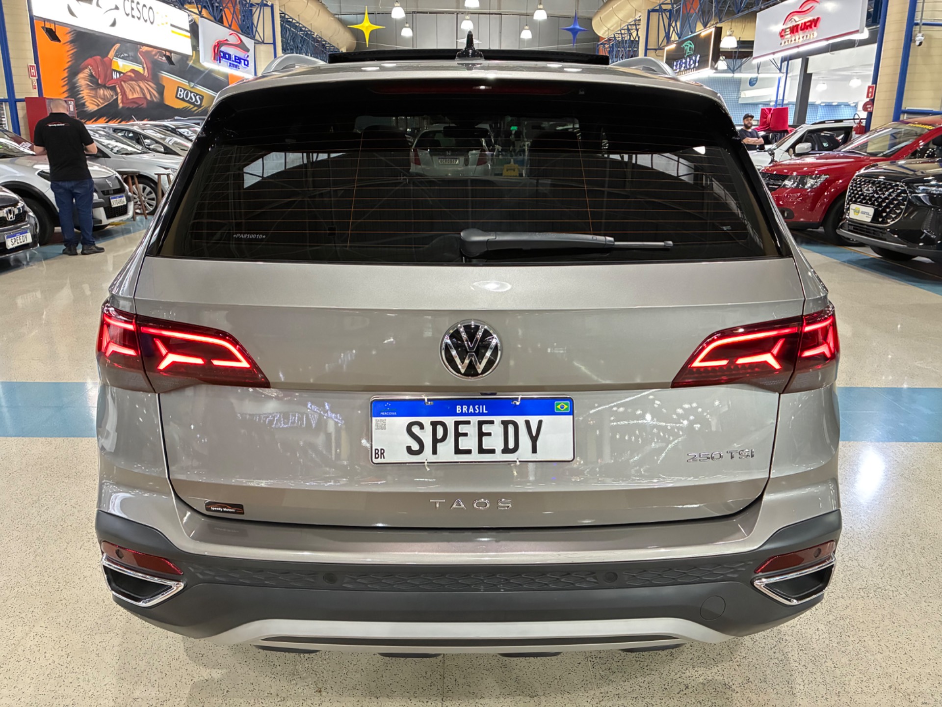 VOLKSWAGEN TAOS