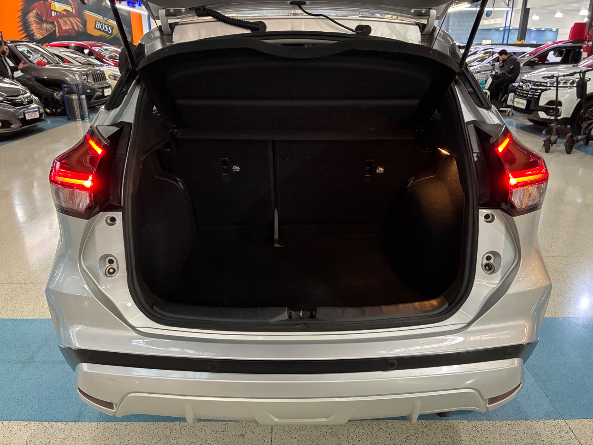 NISSAN KICKS