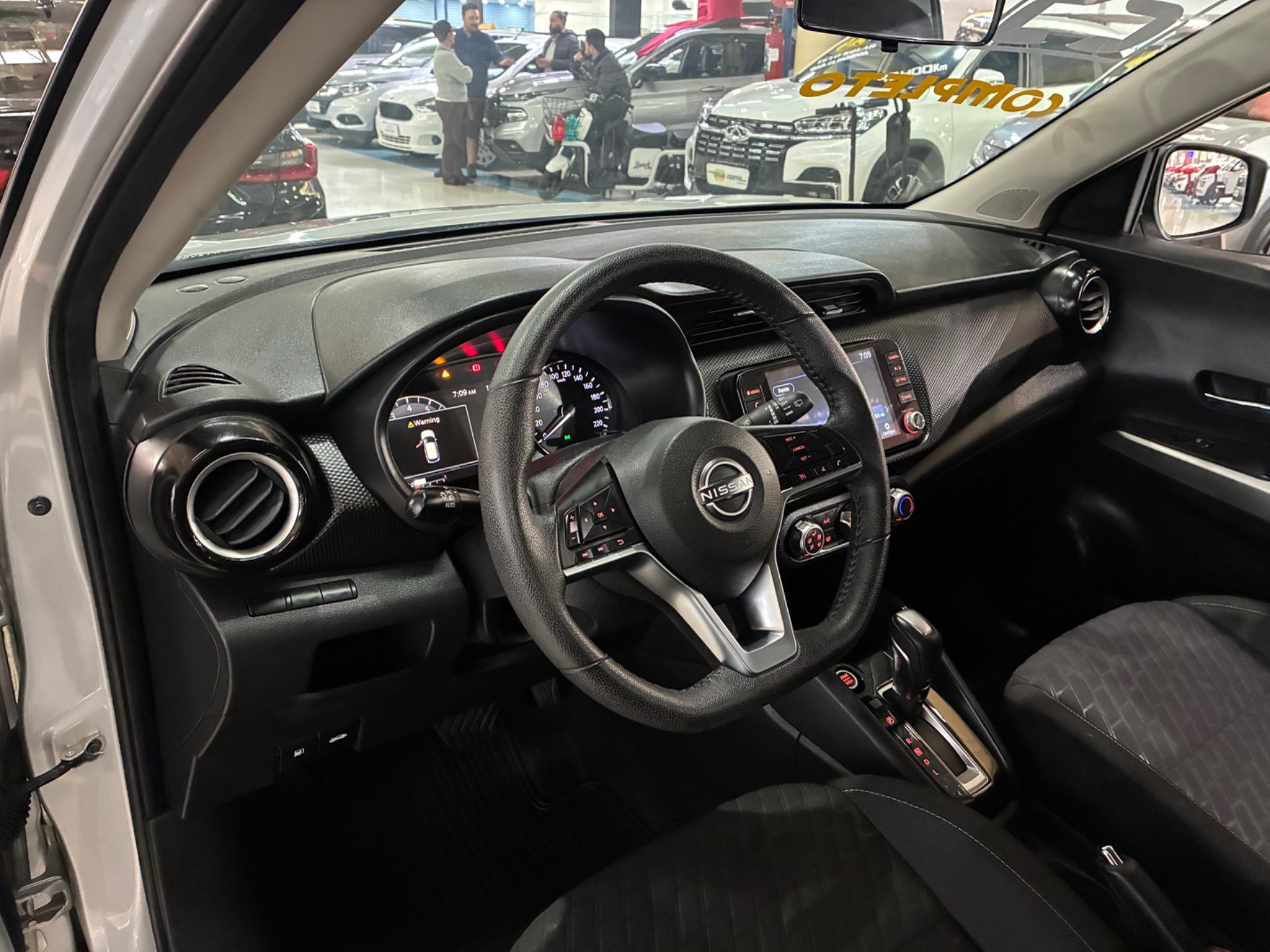 NISSAN KICKS