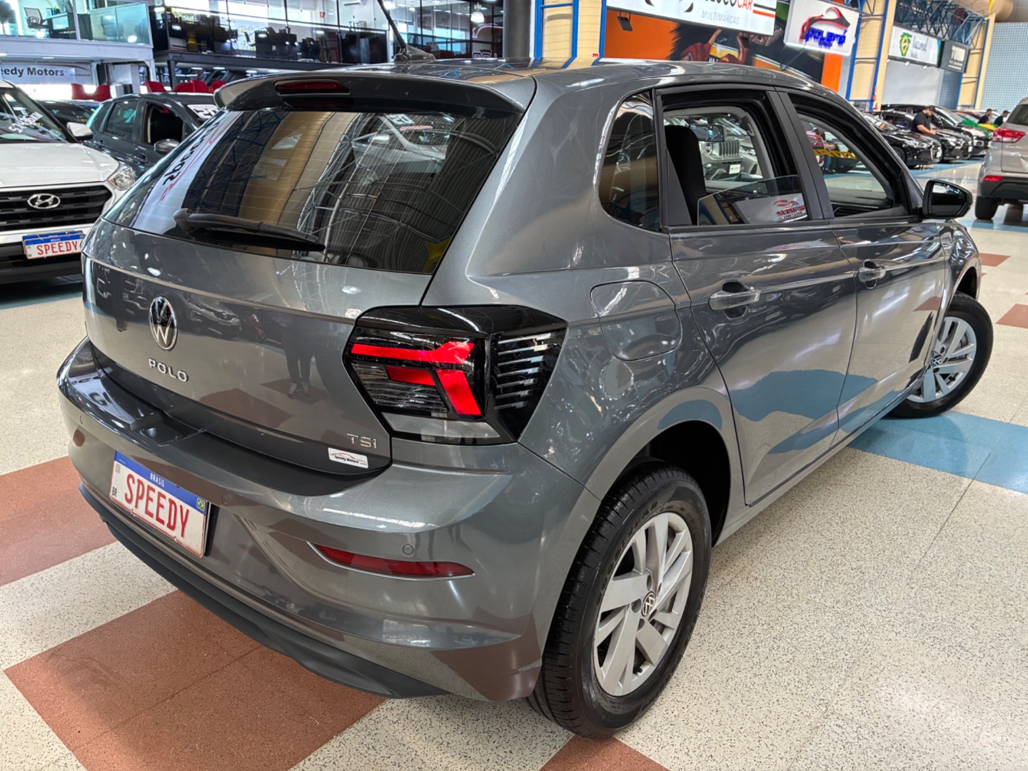 VOLKSWAGEN POLO