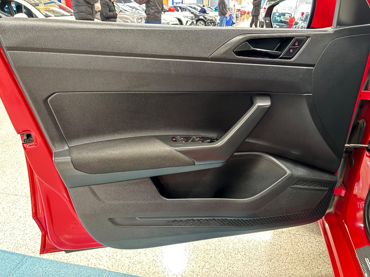 VOLKSWAGEN VIRTUS