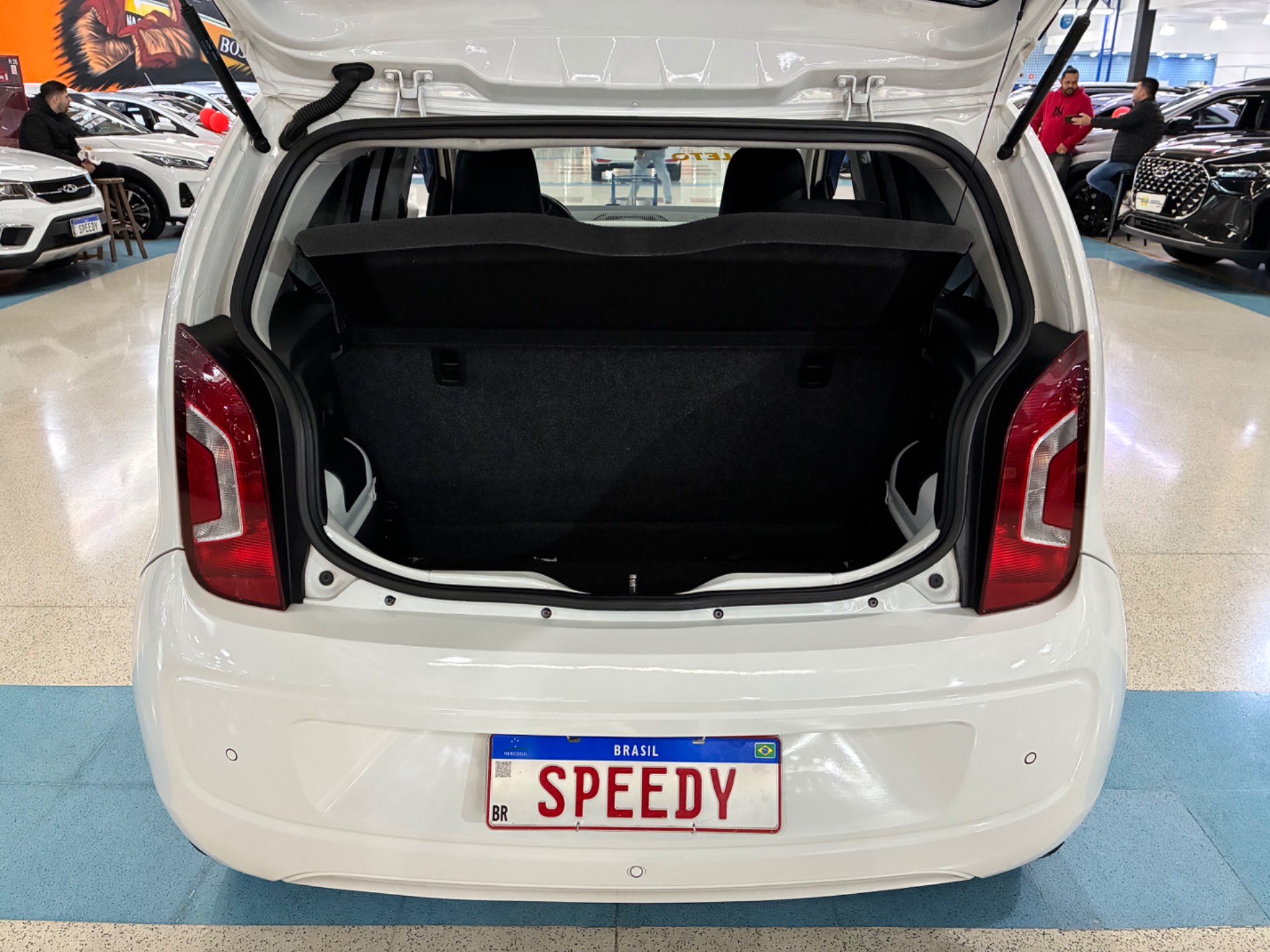 VOLKSWAGEN UP