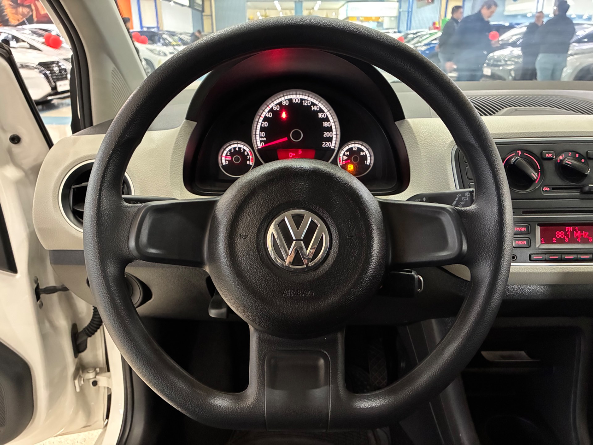 VOLKSWAGEN UP