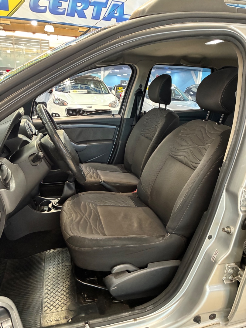RENAULT DUSTER