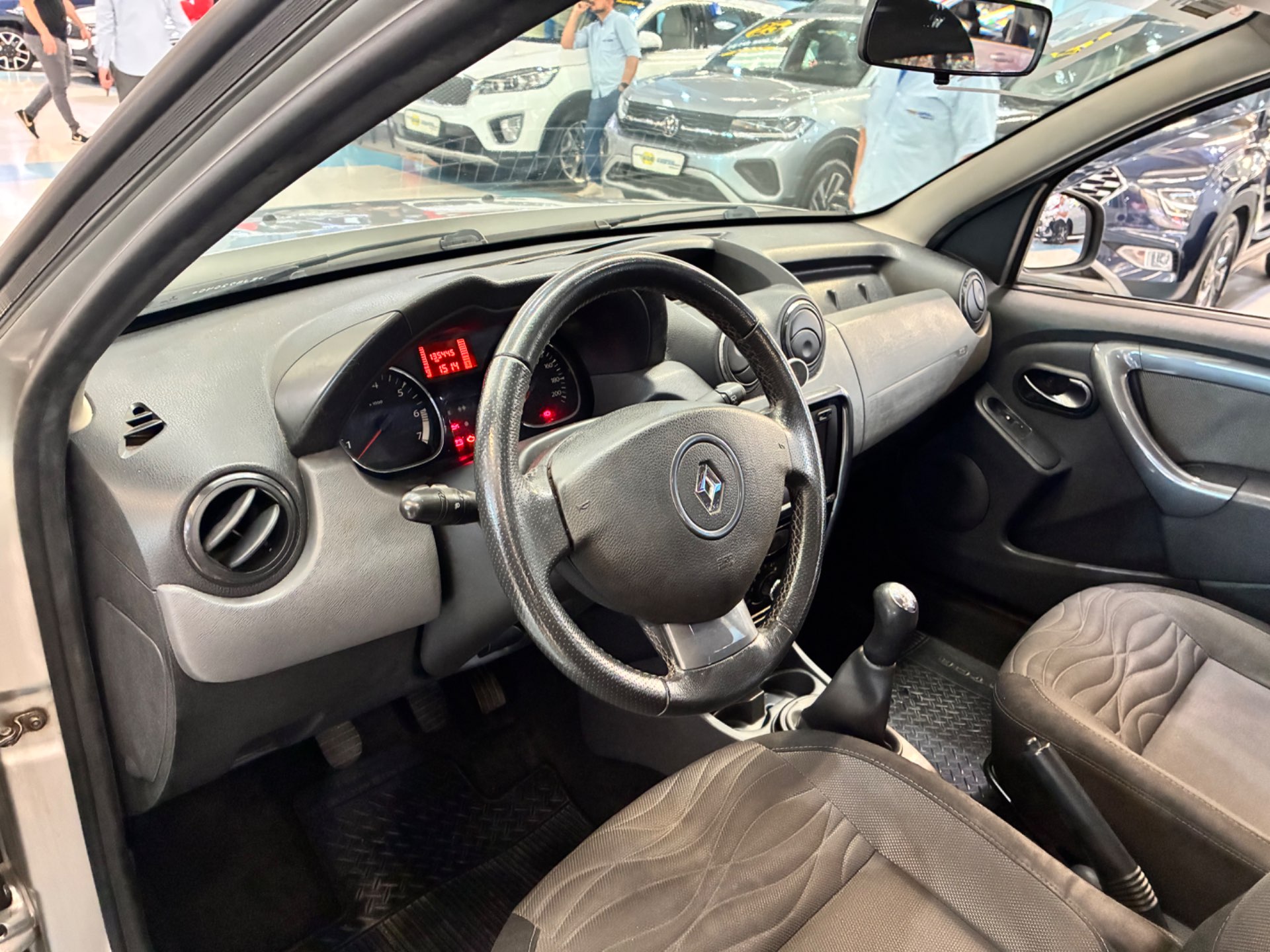 RENAULT DUSTER