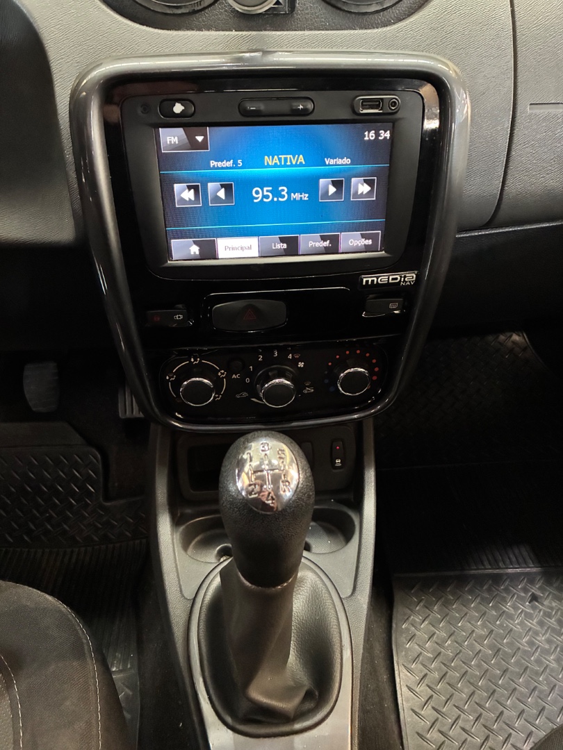 RENAULT DUSTER