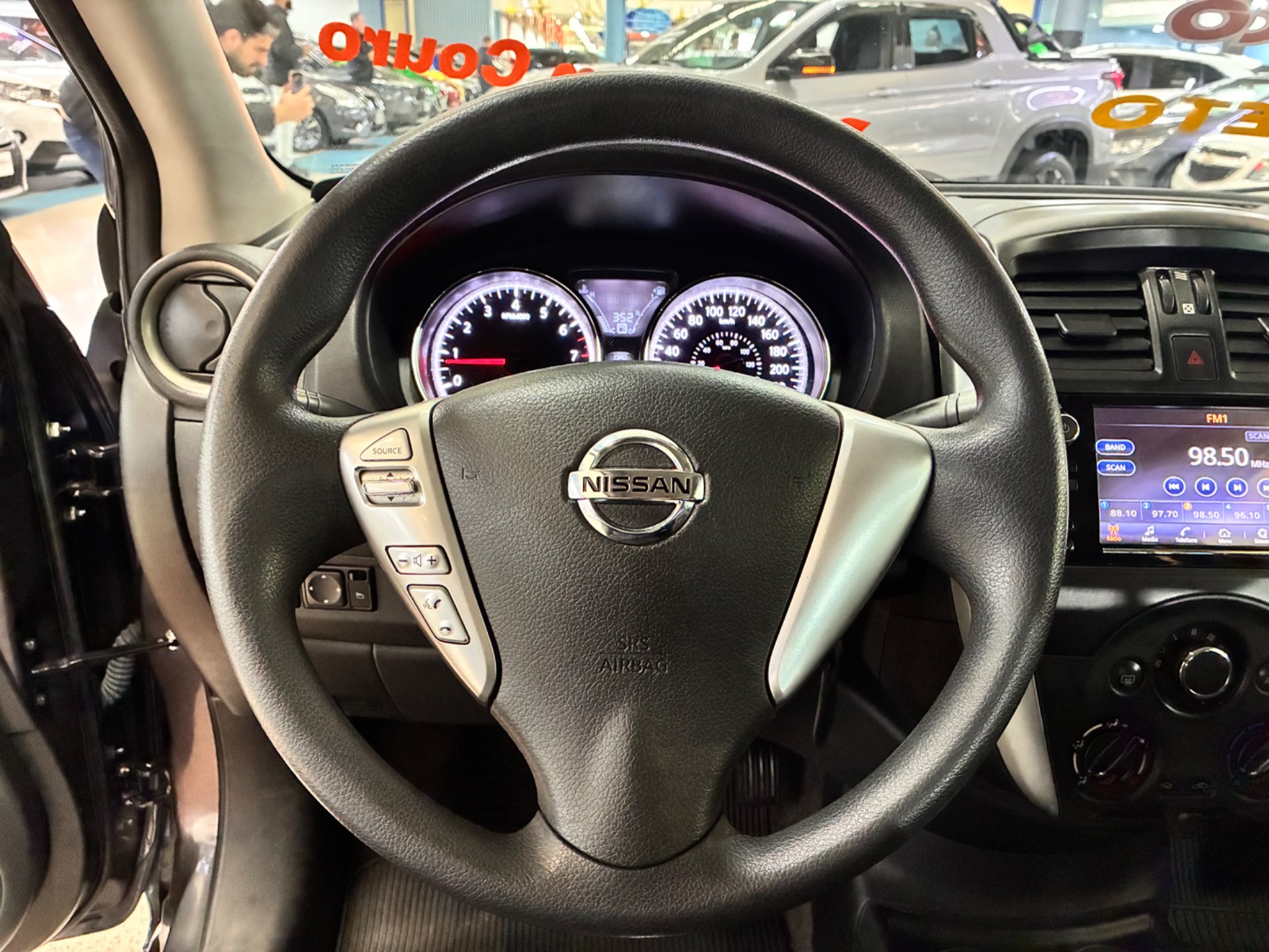 NISSAN VERSA
