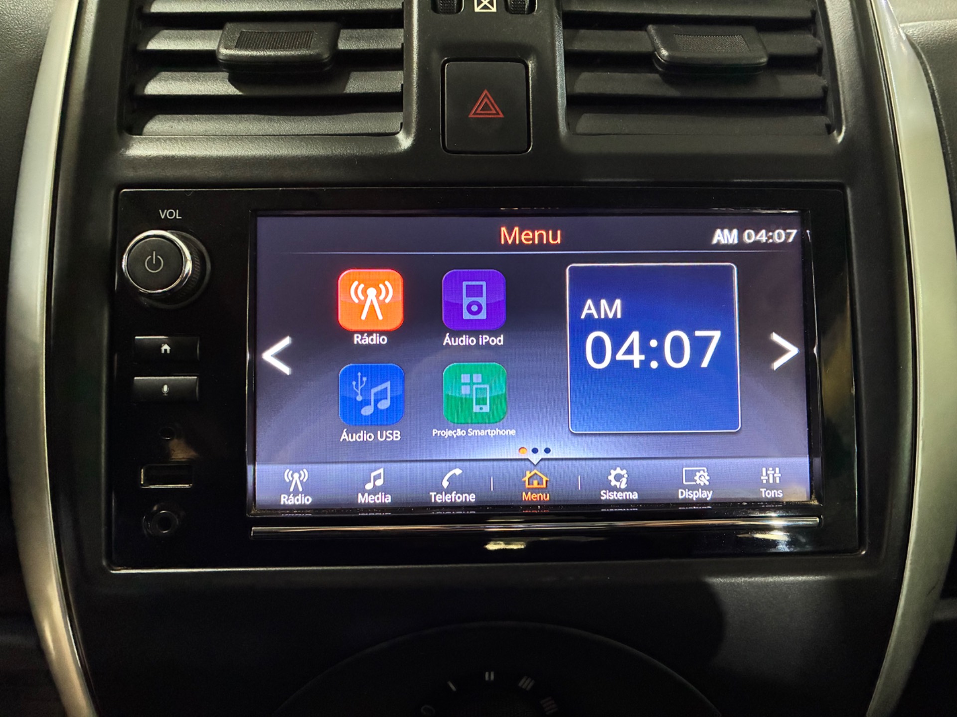 NISSAN VERSA