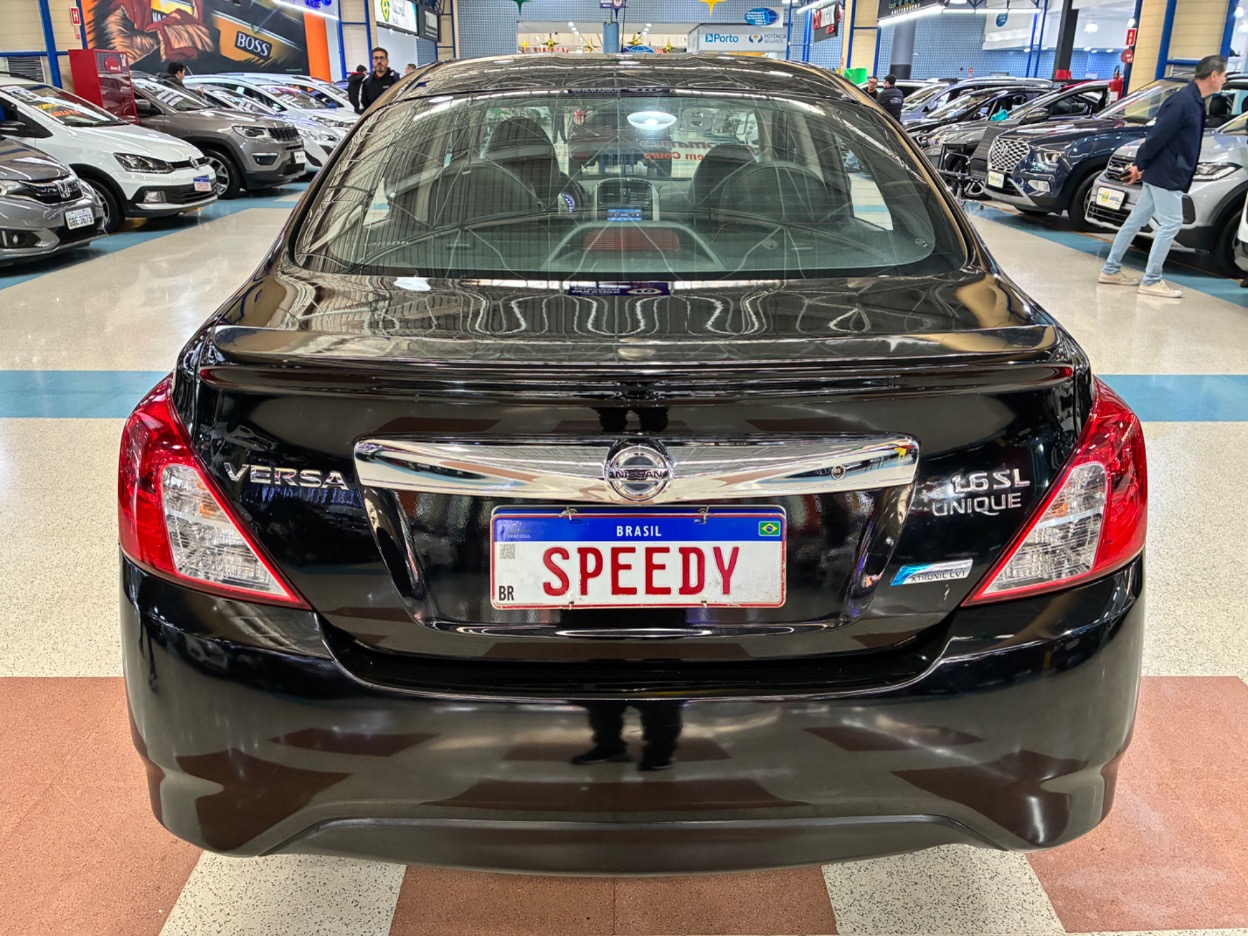 NISSAN VERSA