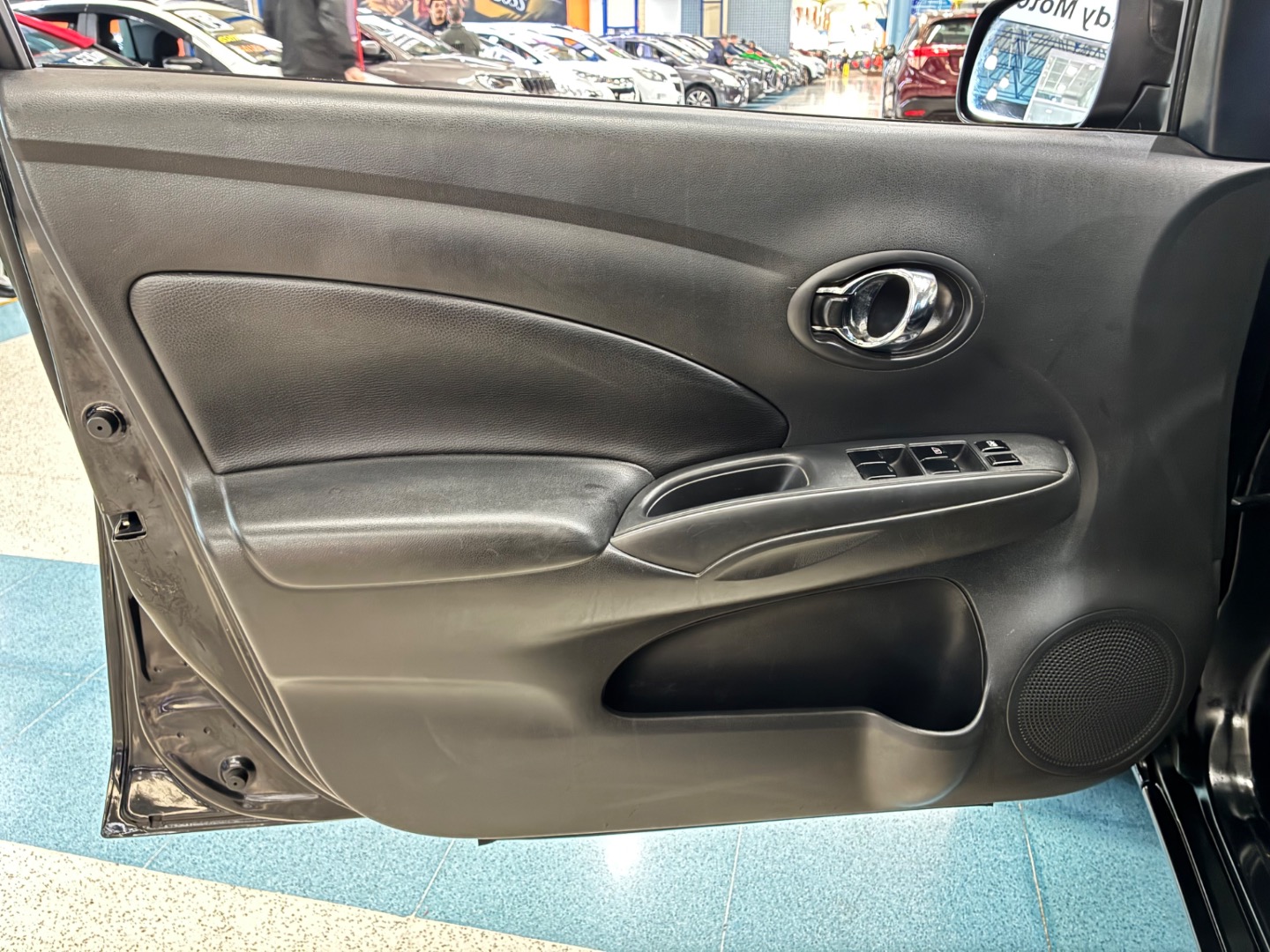 NISSAN VERSA