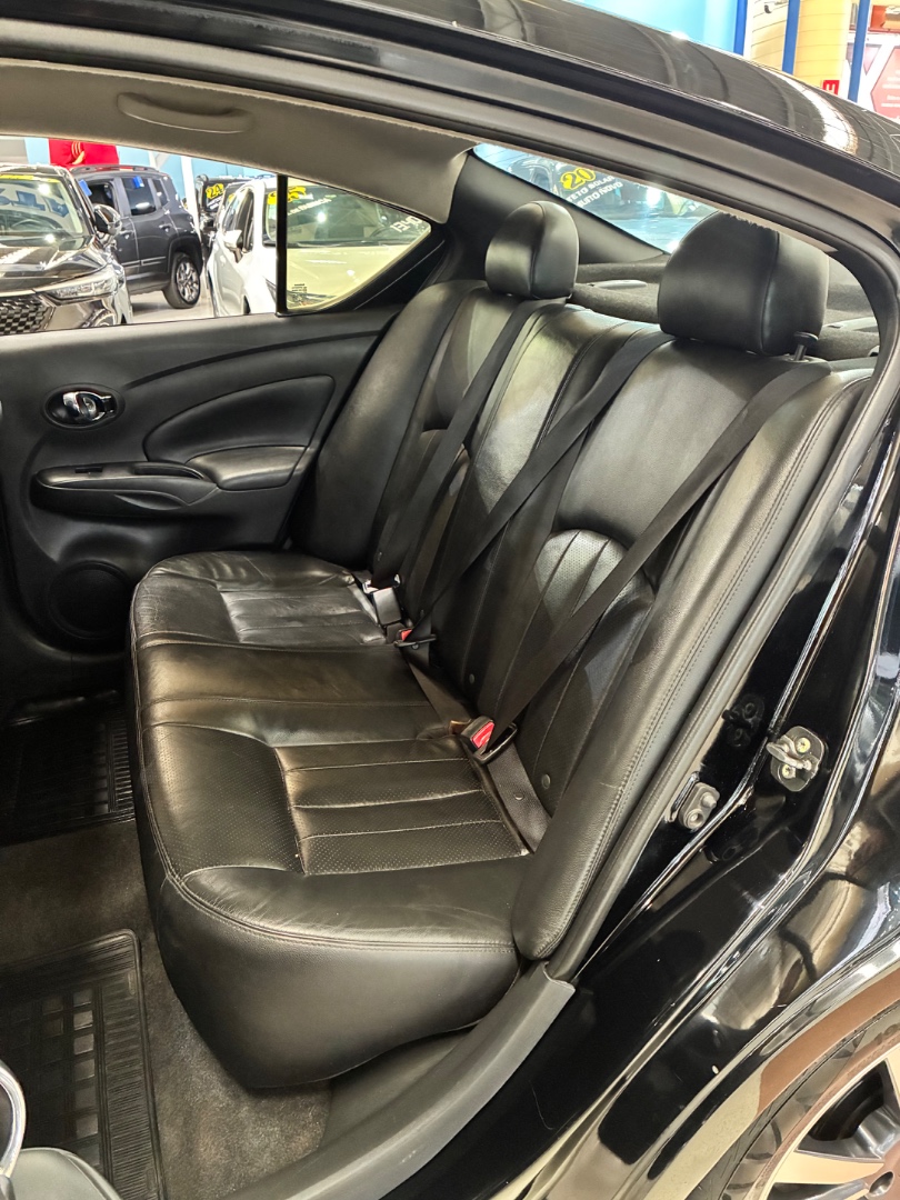 NISSAN VERSA