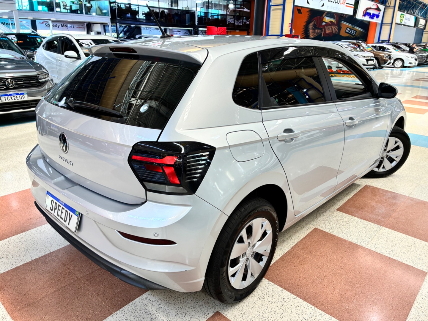 VOLKSWAGEN POLO