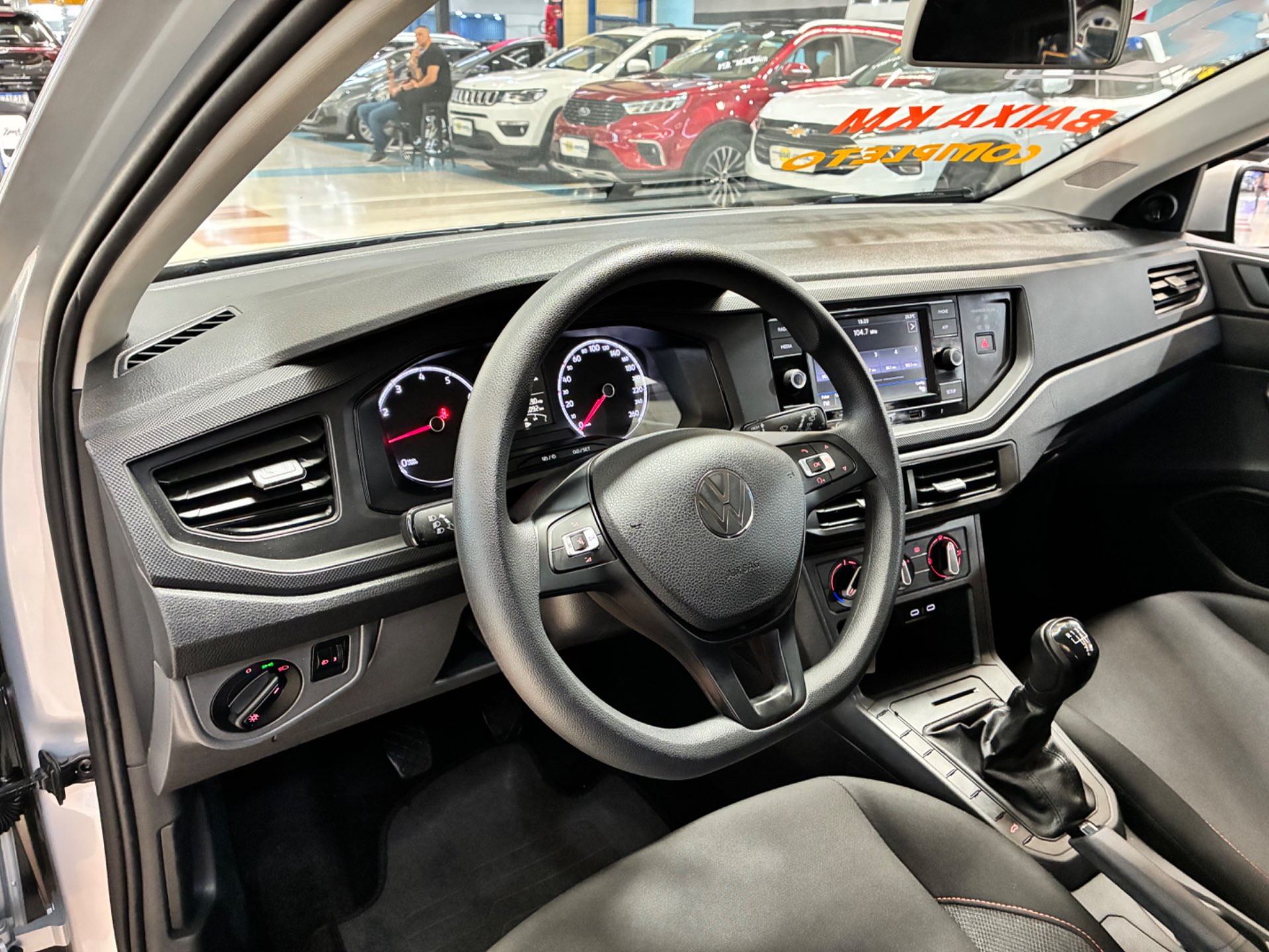 VOLKSWAGEN POLO